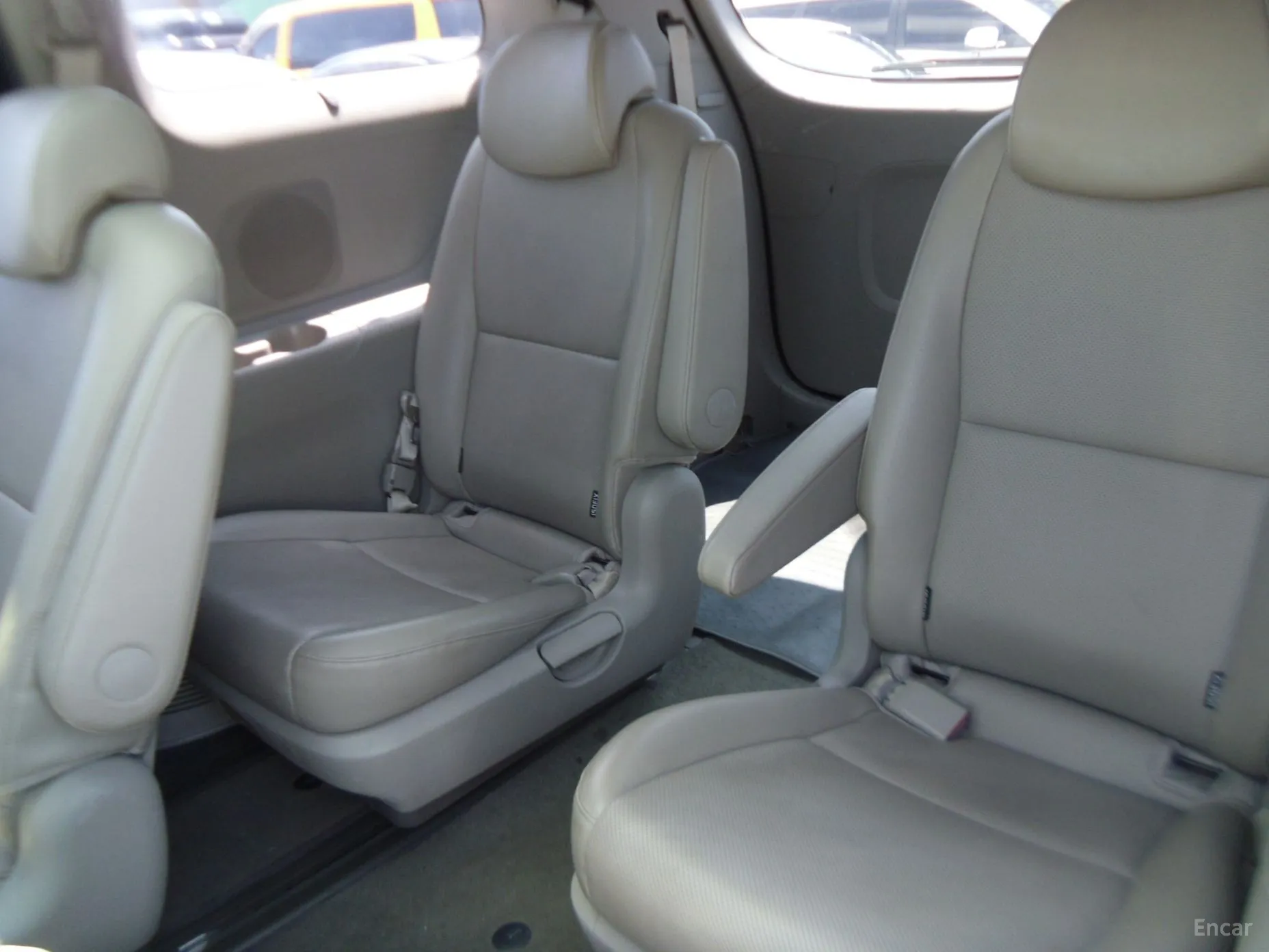 Kia Carnival превью 12