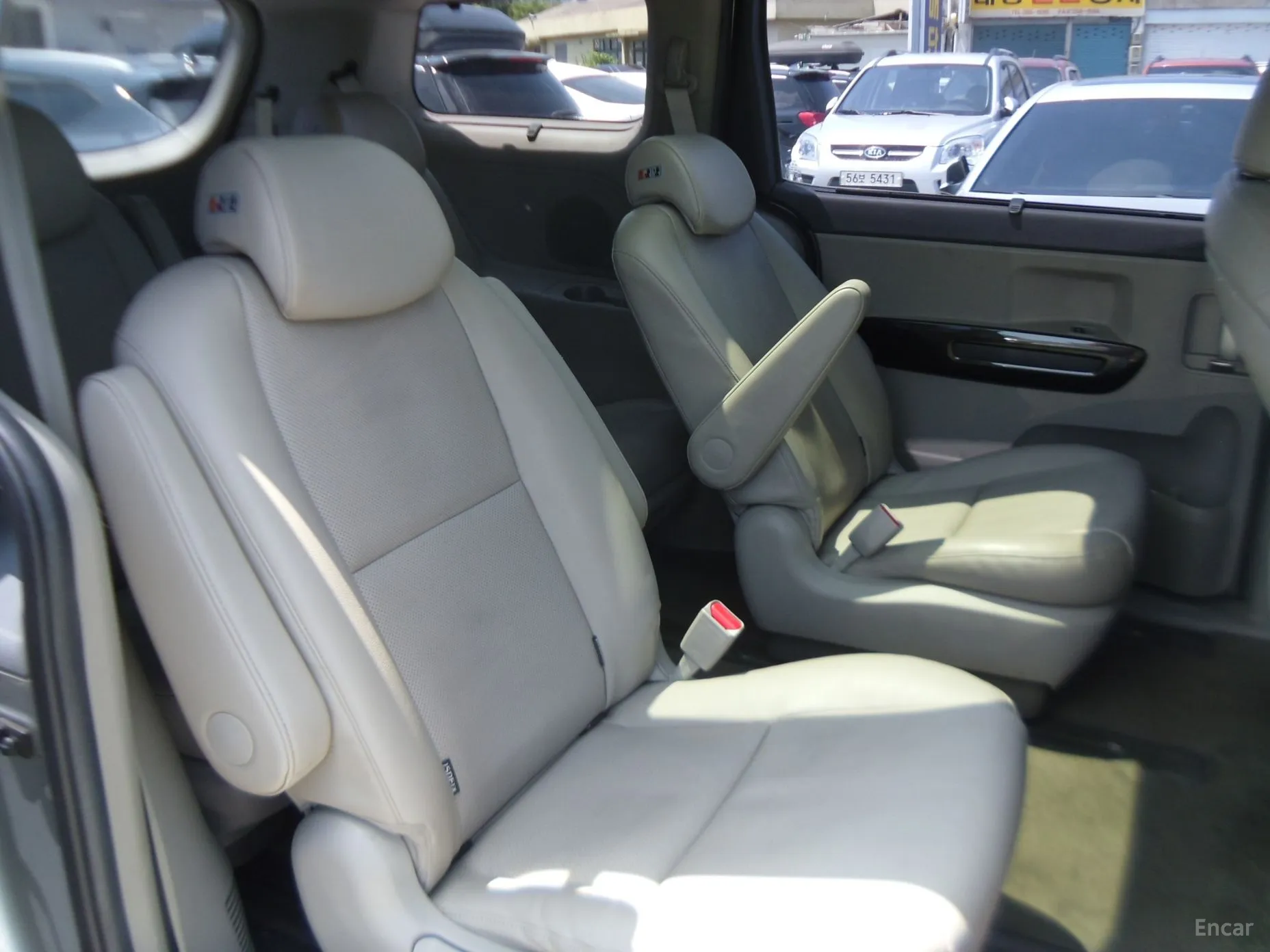 Kia Carnival превью 13