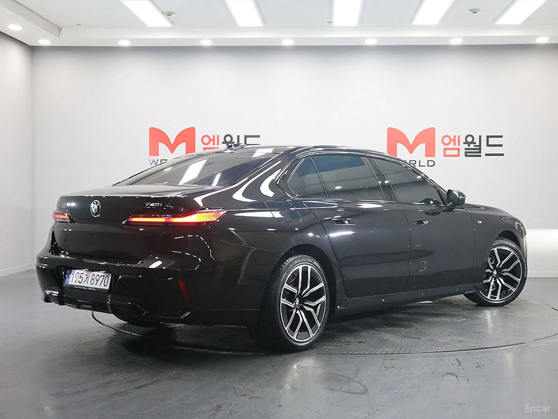 BMW 7 Series (G70) превью 2