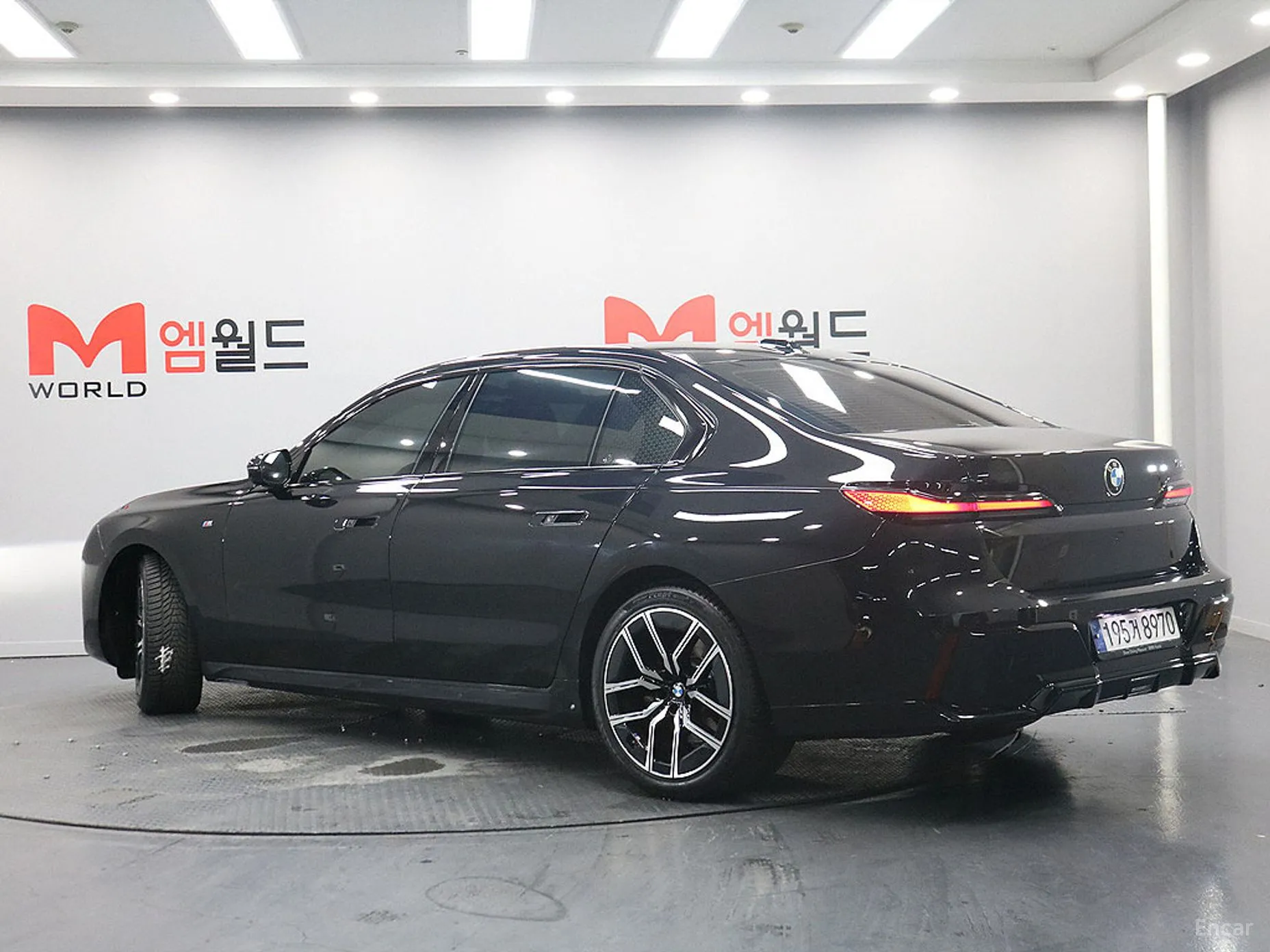 BMW 7 Series (G70) превью 3