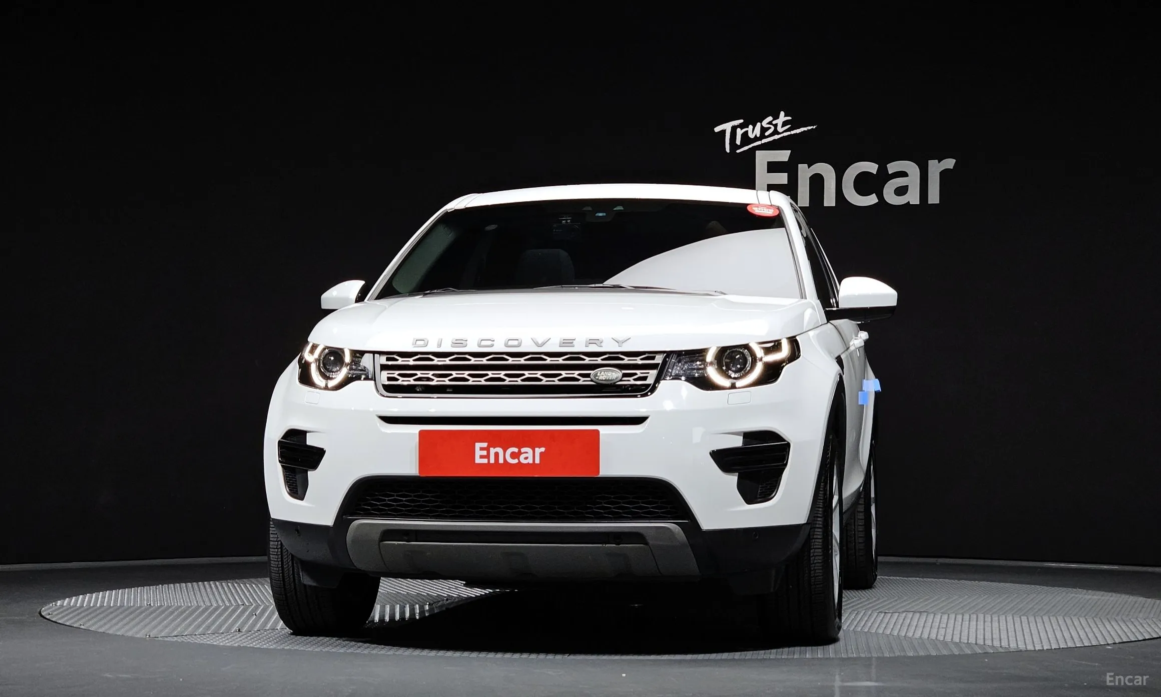 Land Rover Discovery Sports превью 2