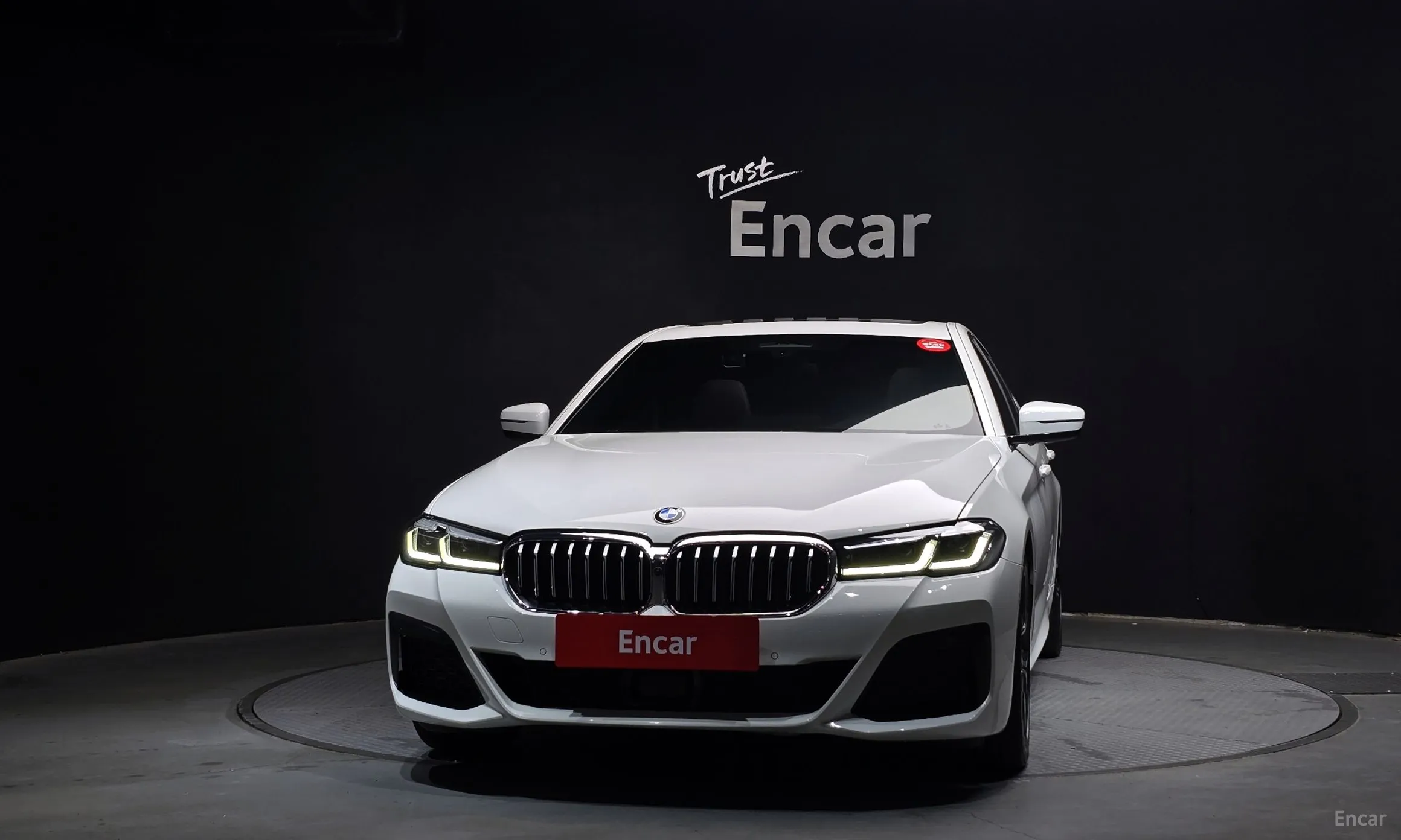 BMW 5 Series (G30) превью 2