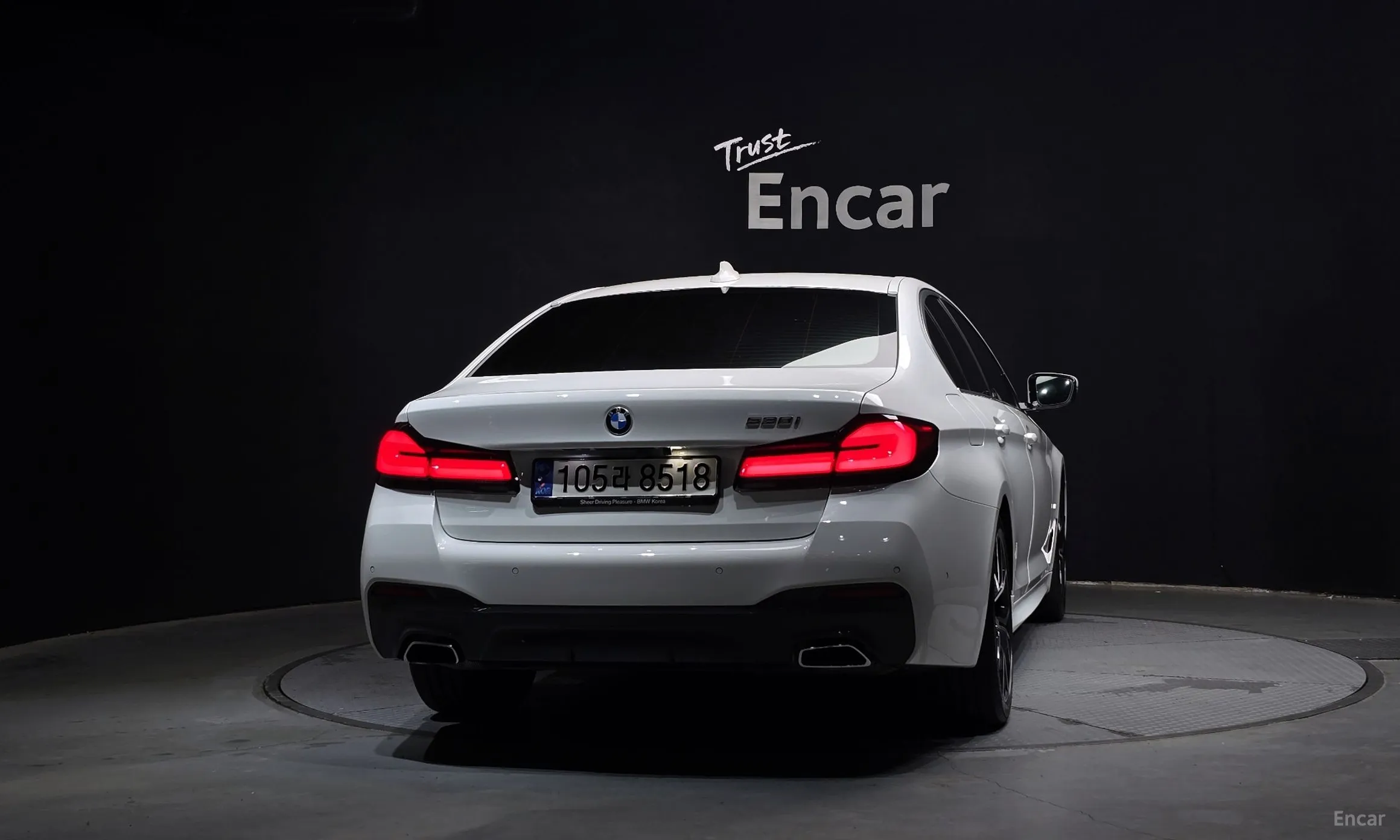 BMW 5 Series (G30) превью 3