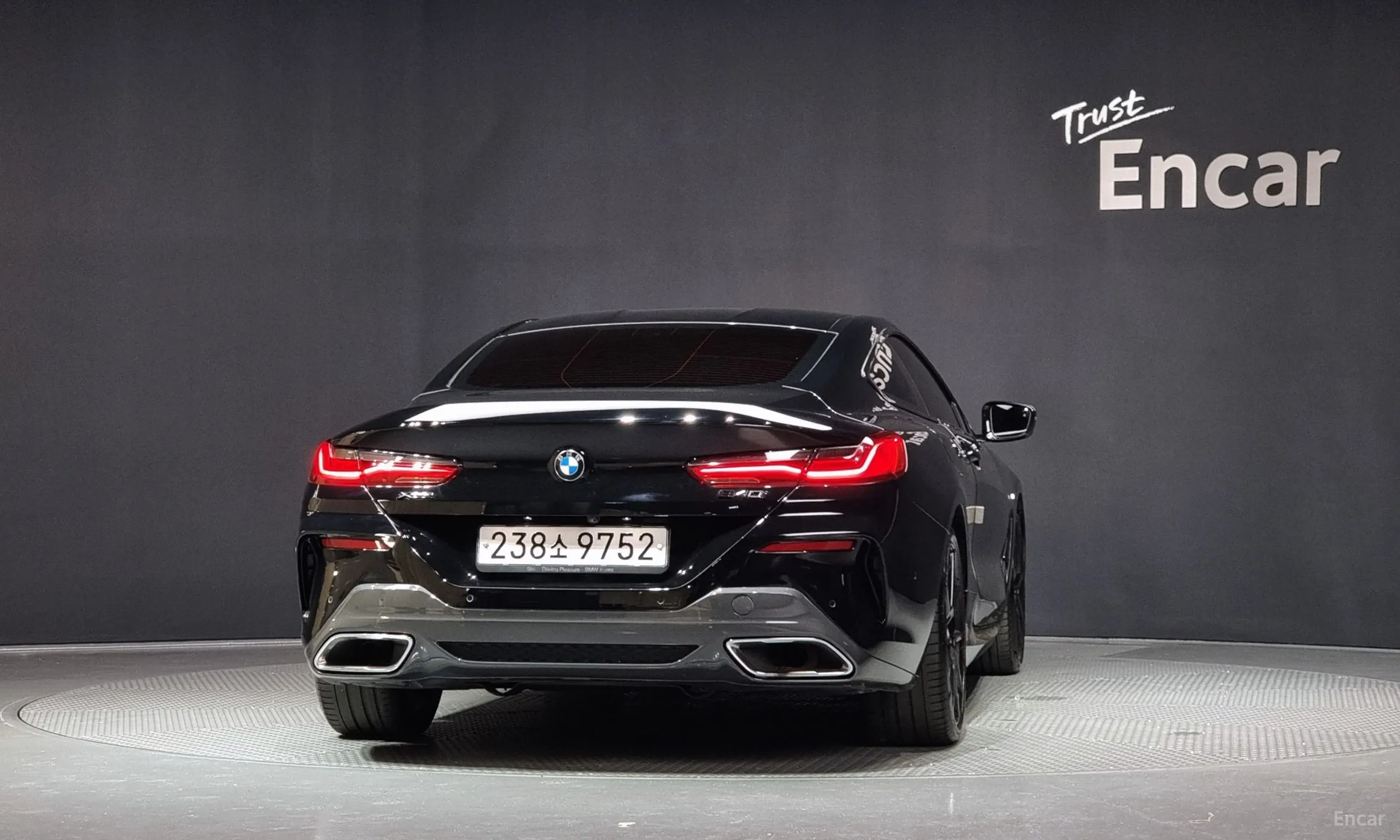 BMW 8-series (G15) превью 3