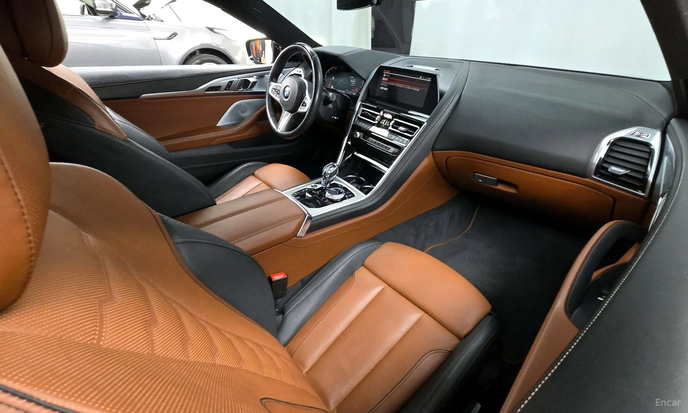 BMW 8-series (G15) превью 4