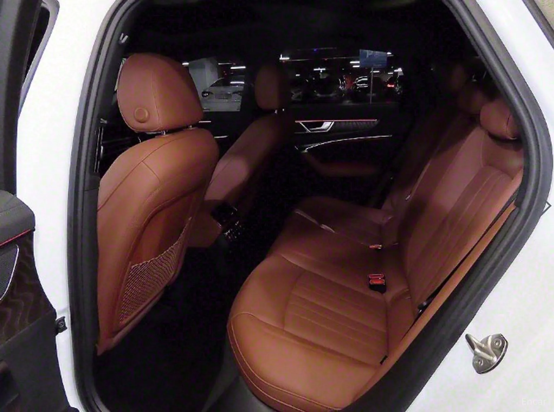 Audi A6 (C8) превью 4