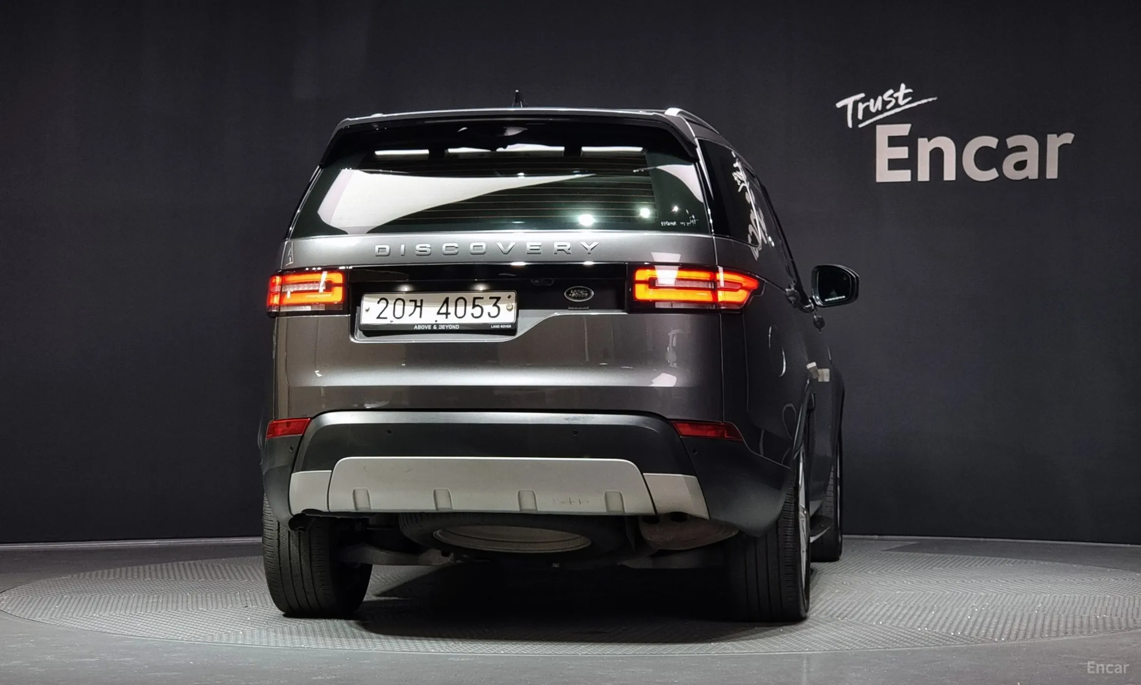 Land Rover Discovery 5 превью 3