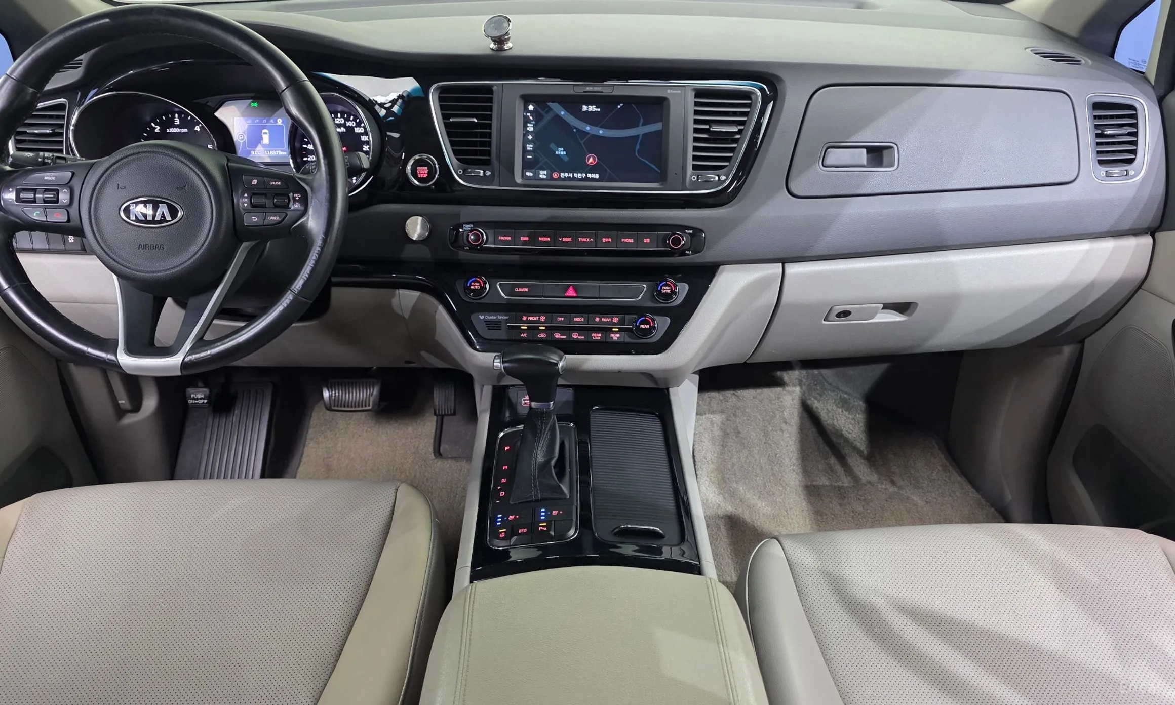 Kia Carnival превью 4