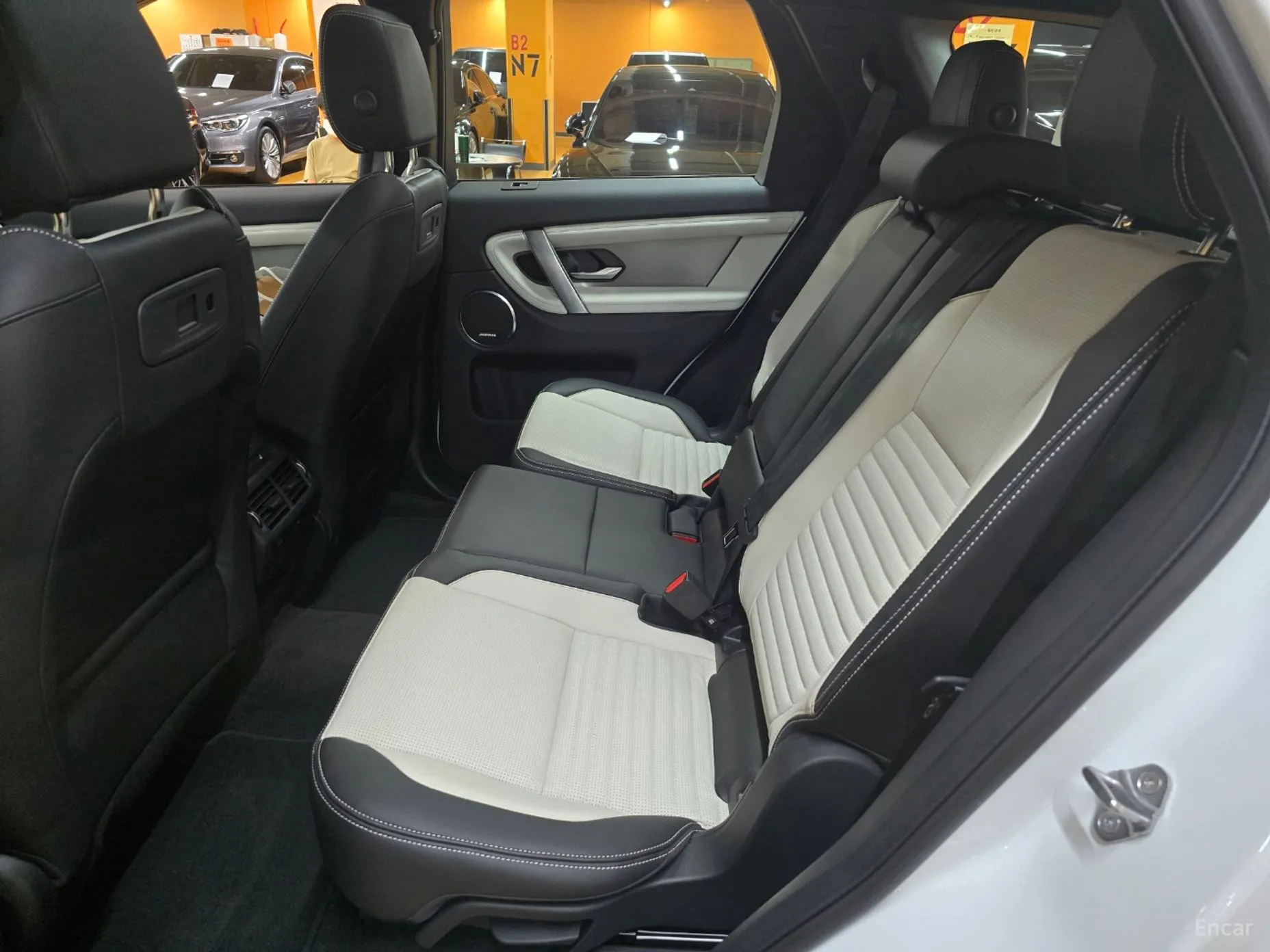 Land Rover Discovery Sports превью 3