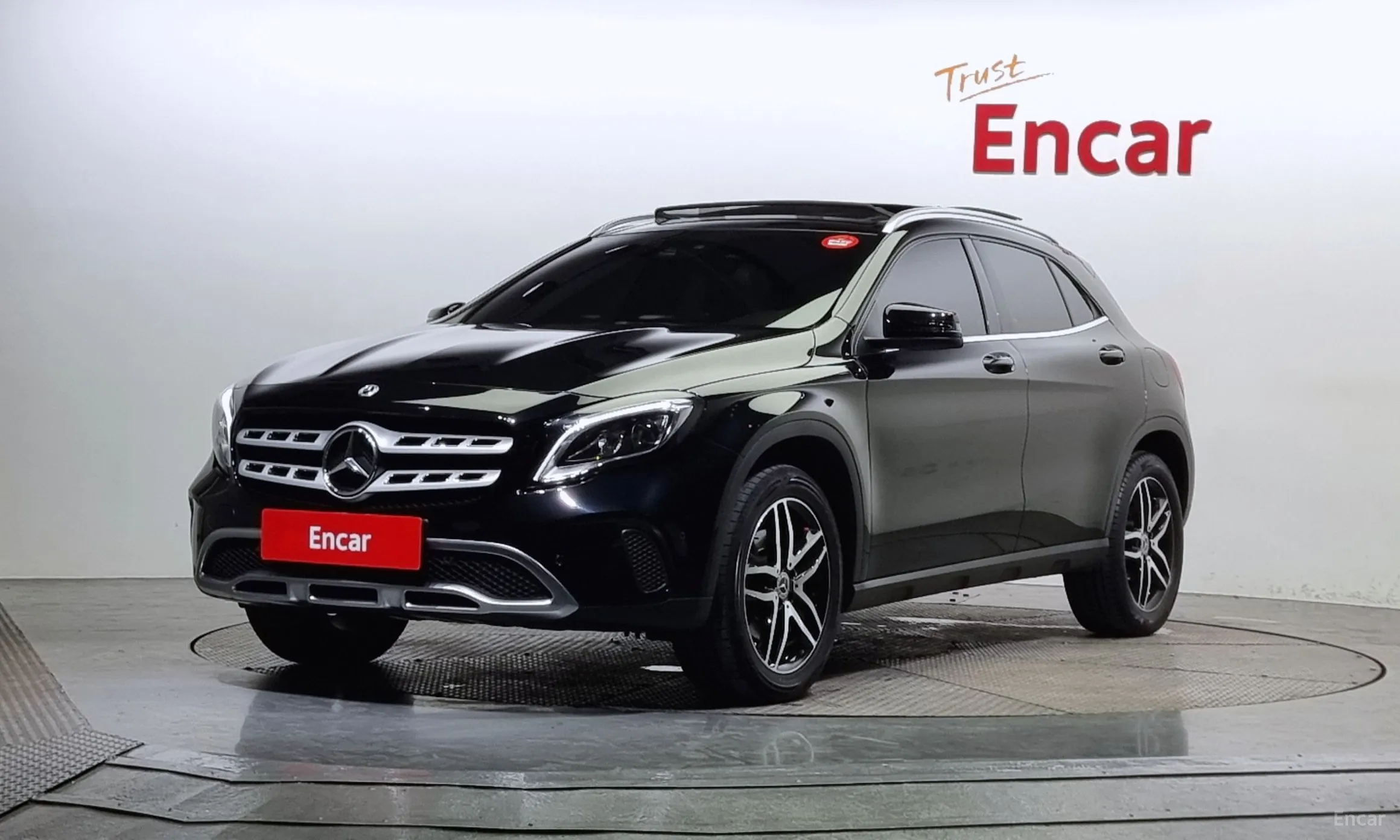 Mercedes Benz GLA-Class X156