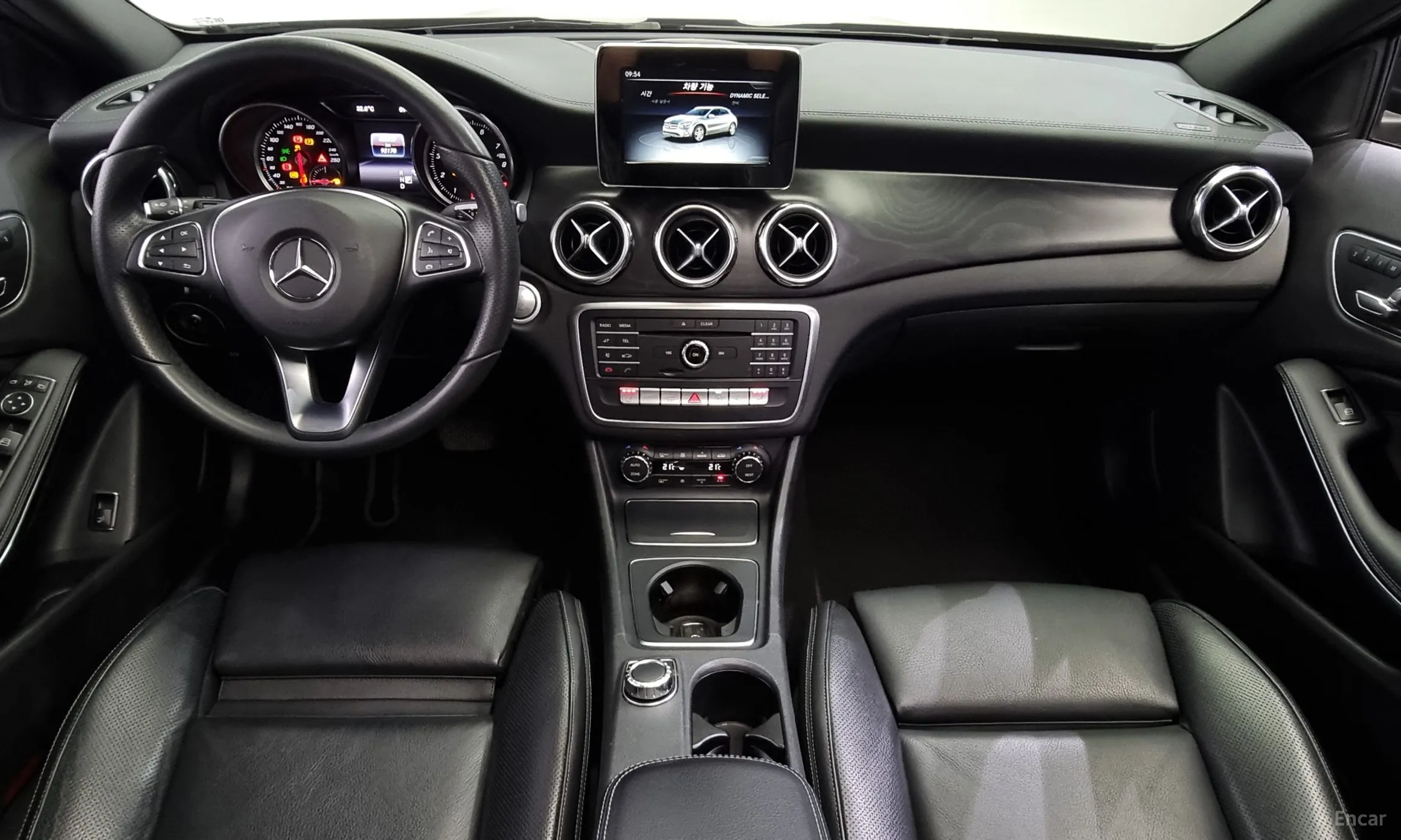 Mercedes Benz GLA-Class X156 превью 4