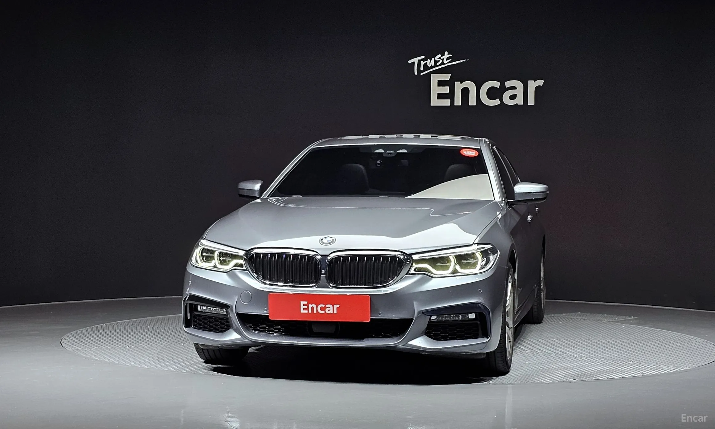 BMW 5 Series (G30) превью 2