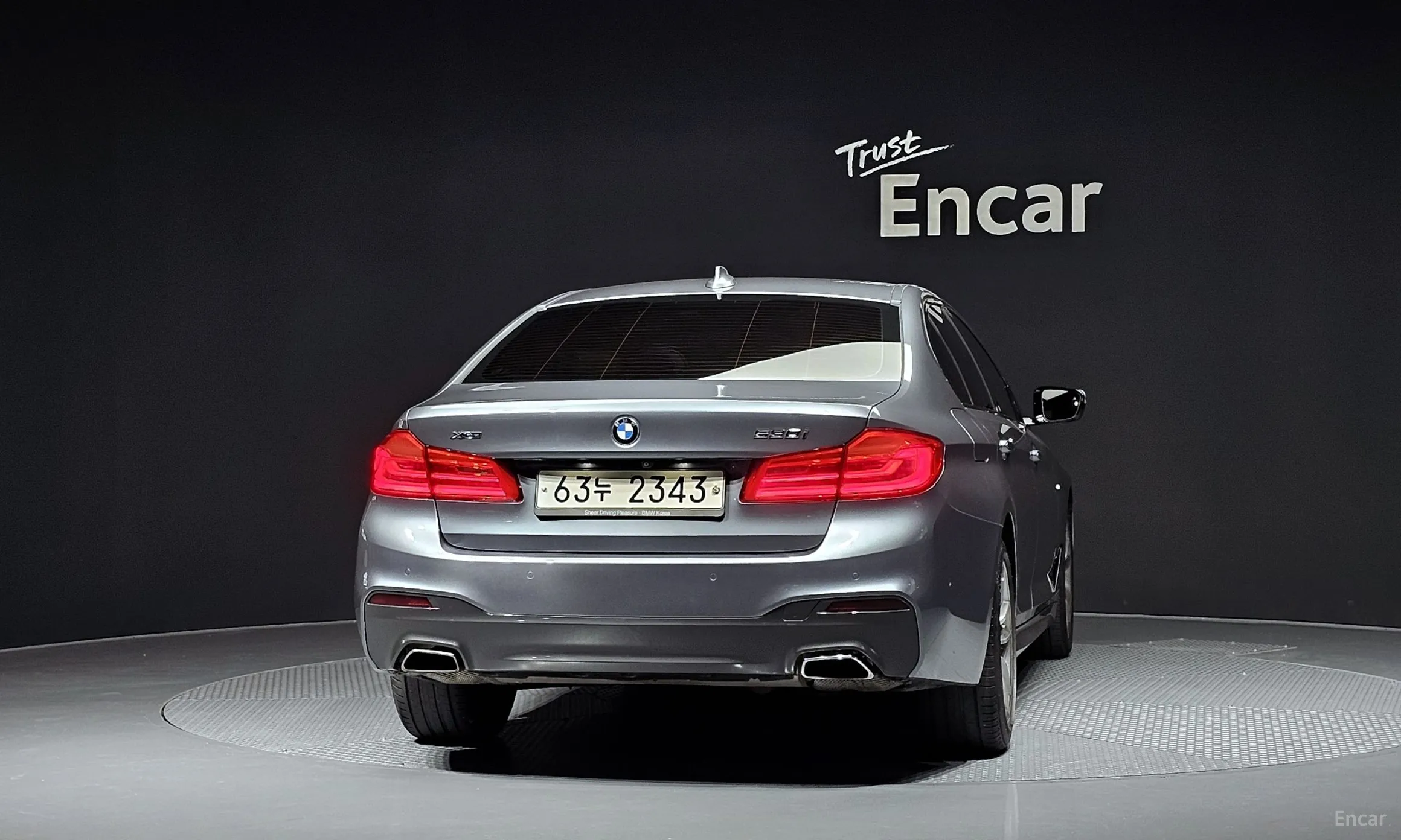 BMW 5 Series (G30) превью 3