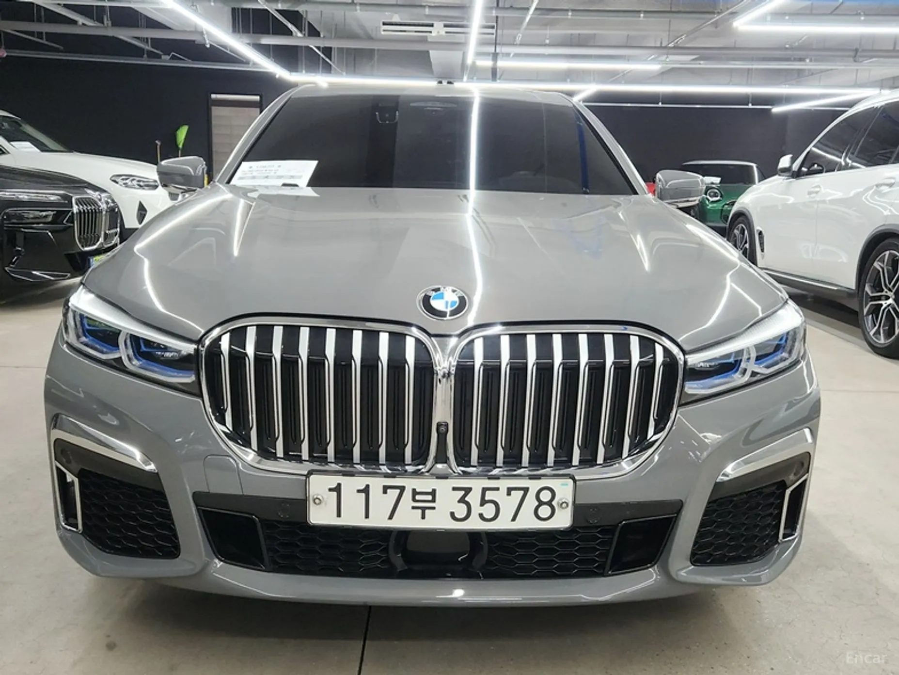 BMW 7 Series (G11) превью 2
