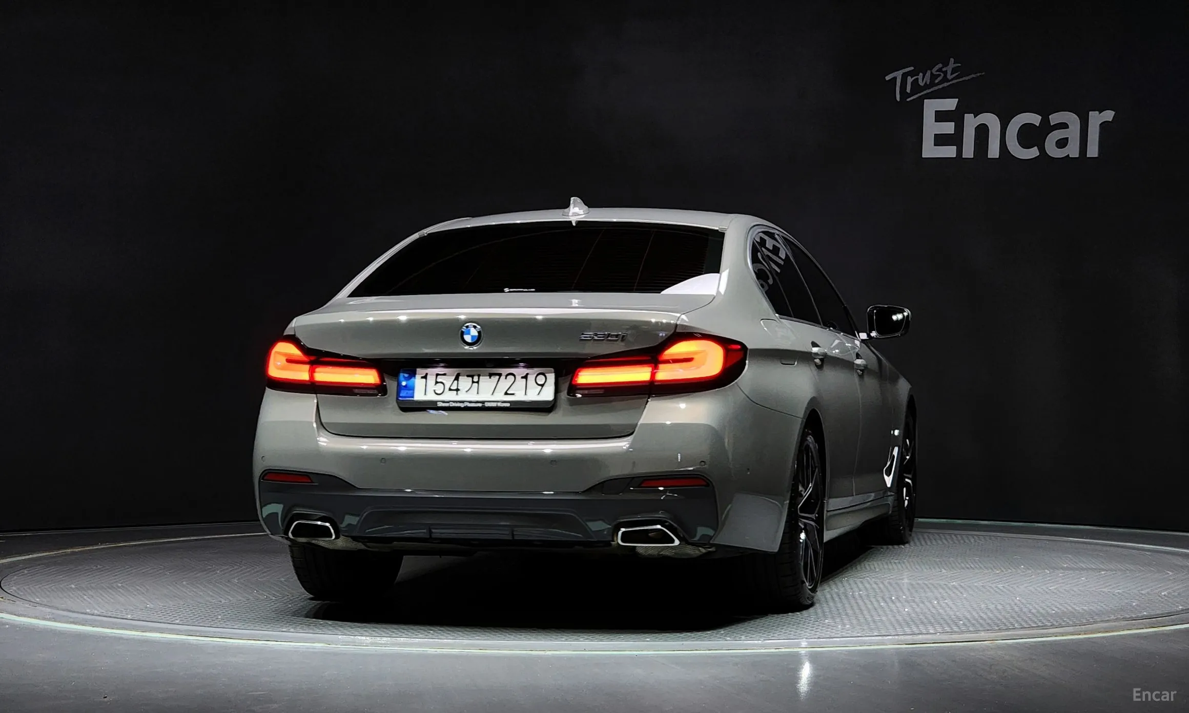 BMW 5 Series (G30) превью 3