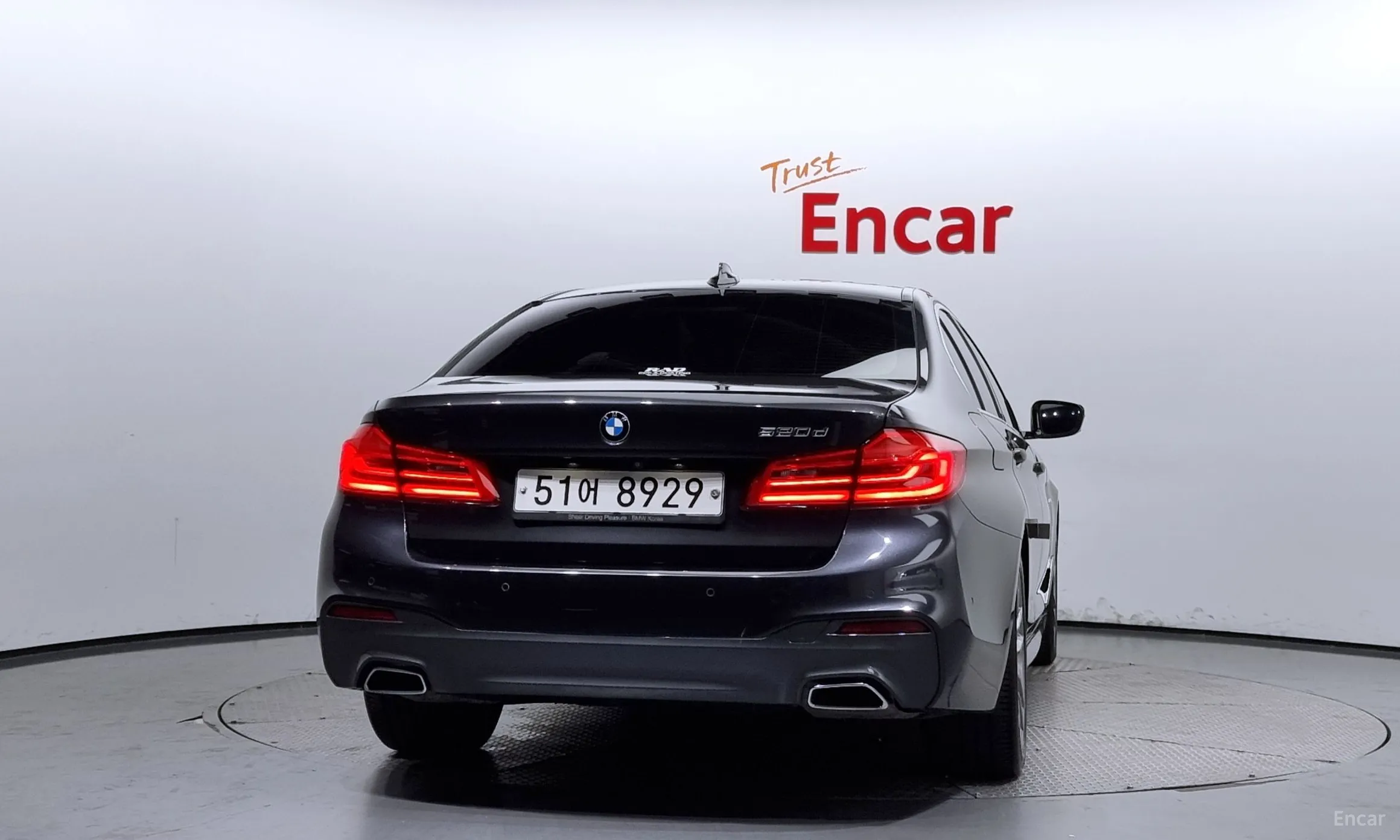 BMW 5 Series (G30) превью 3