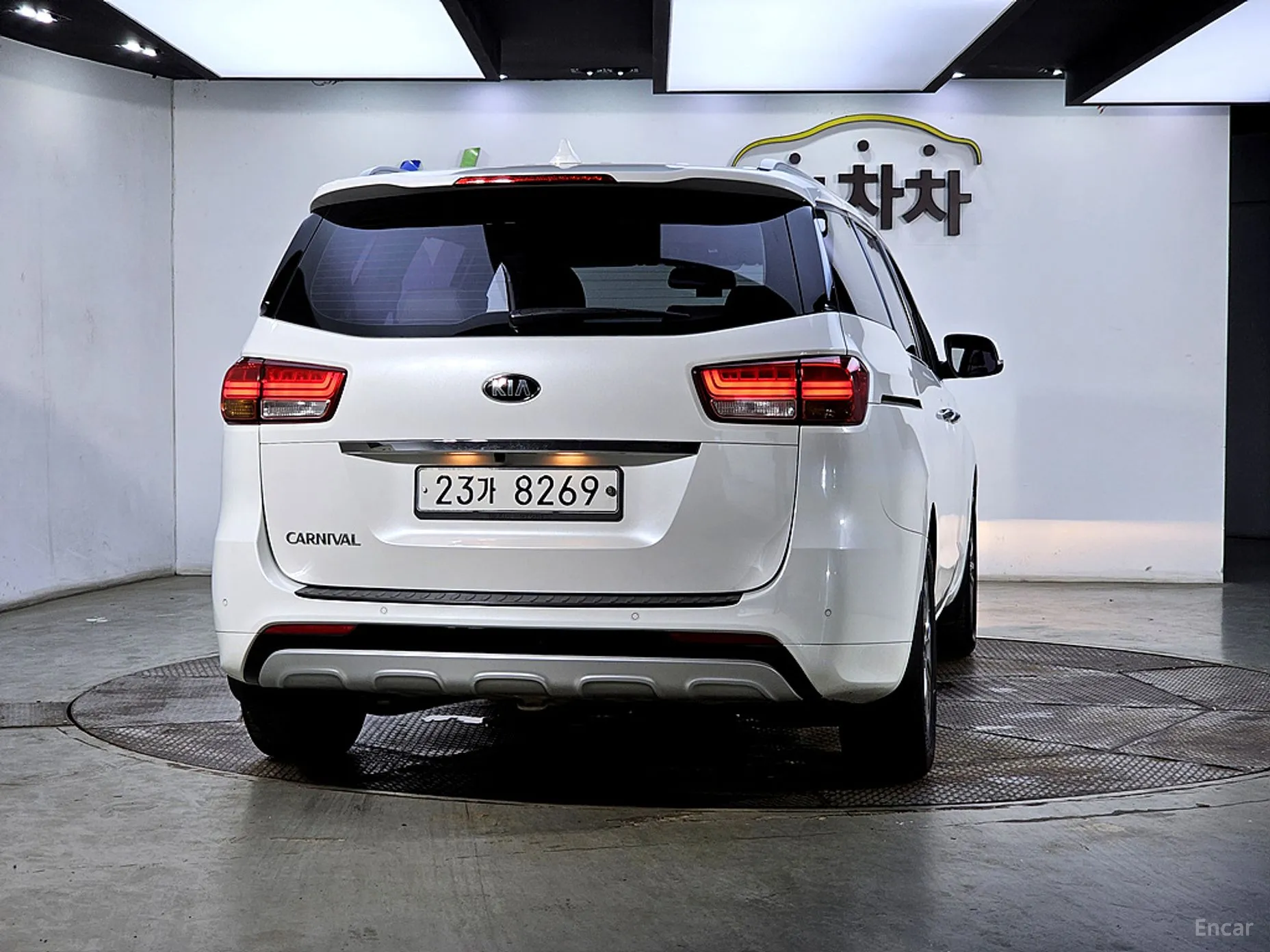 Kia Carnival превью 2