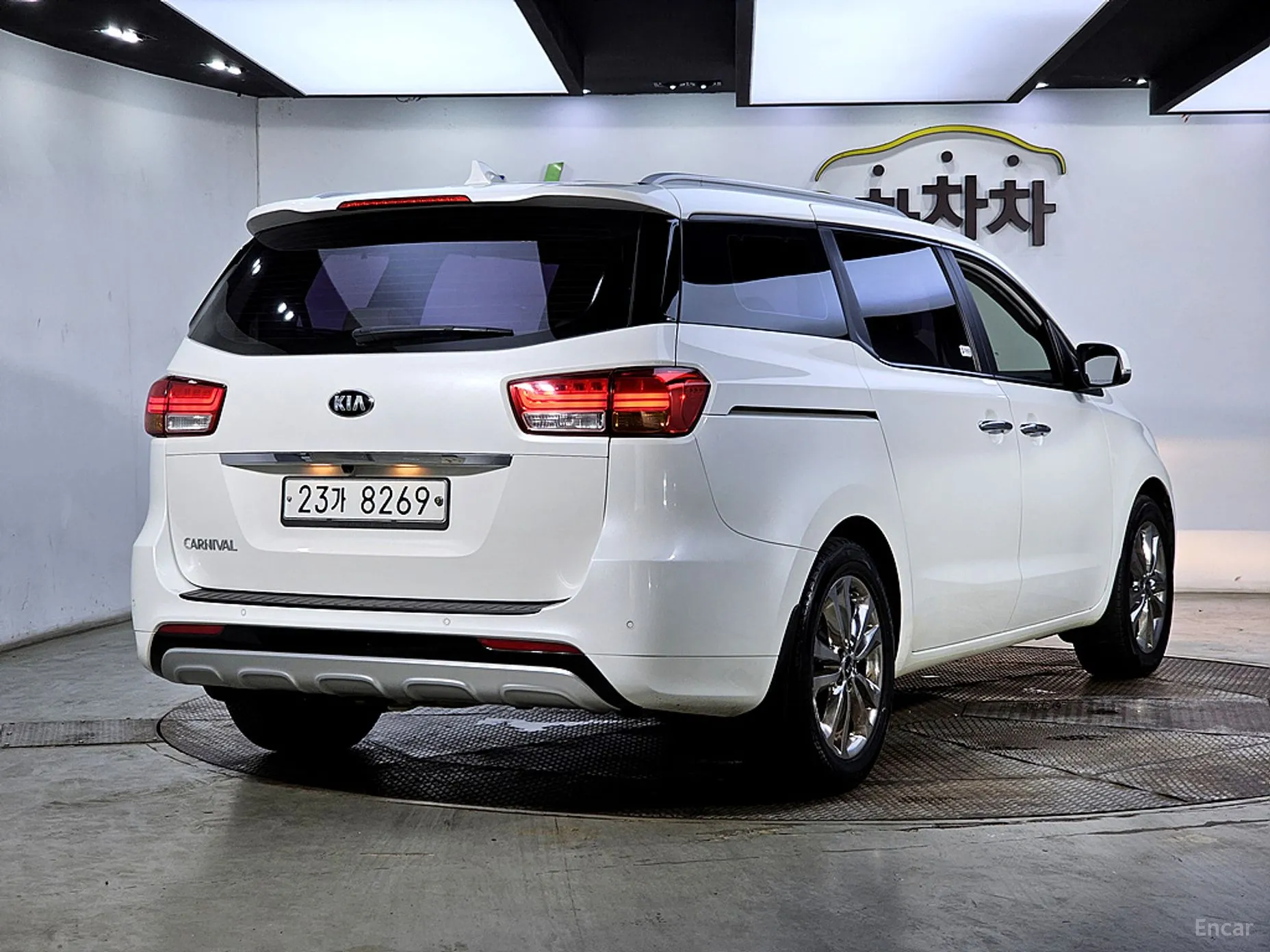 Kia Carnival превью 3