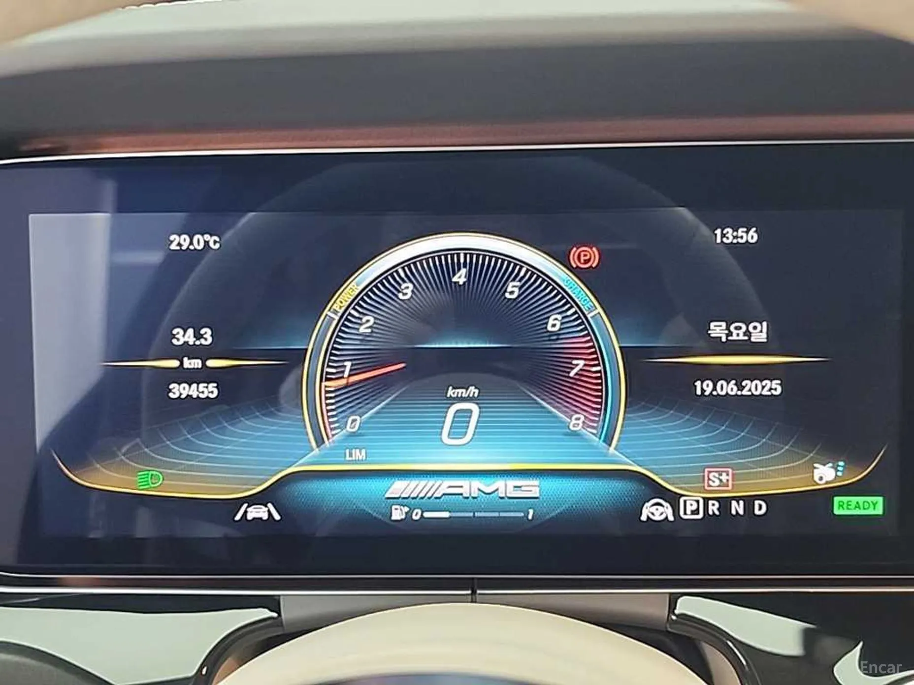 Mercedes Benz AMG GT превью 4