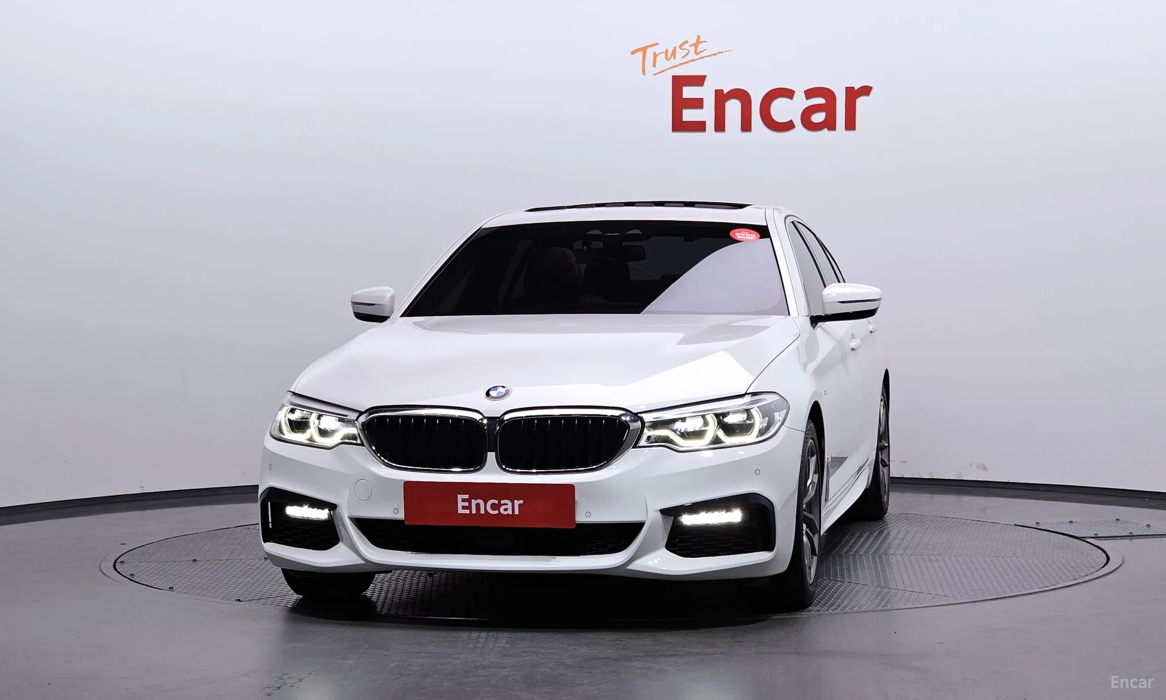 BMW 5 Series (G30) превью 2