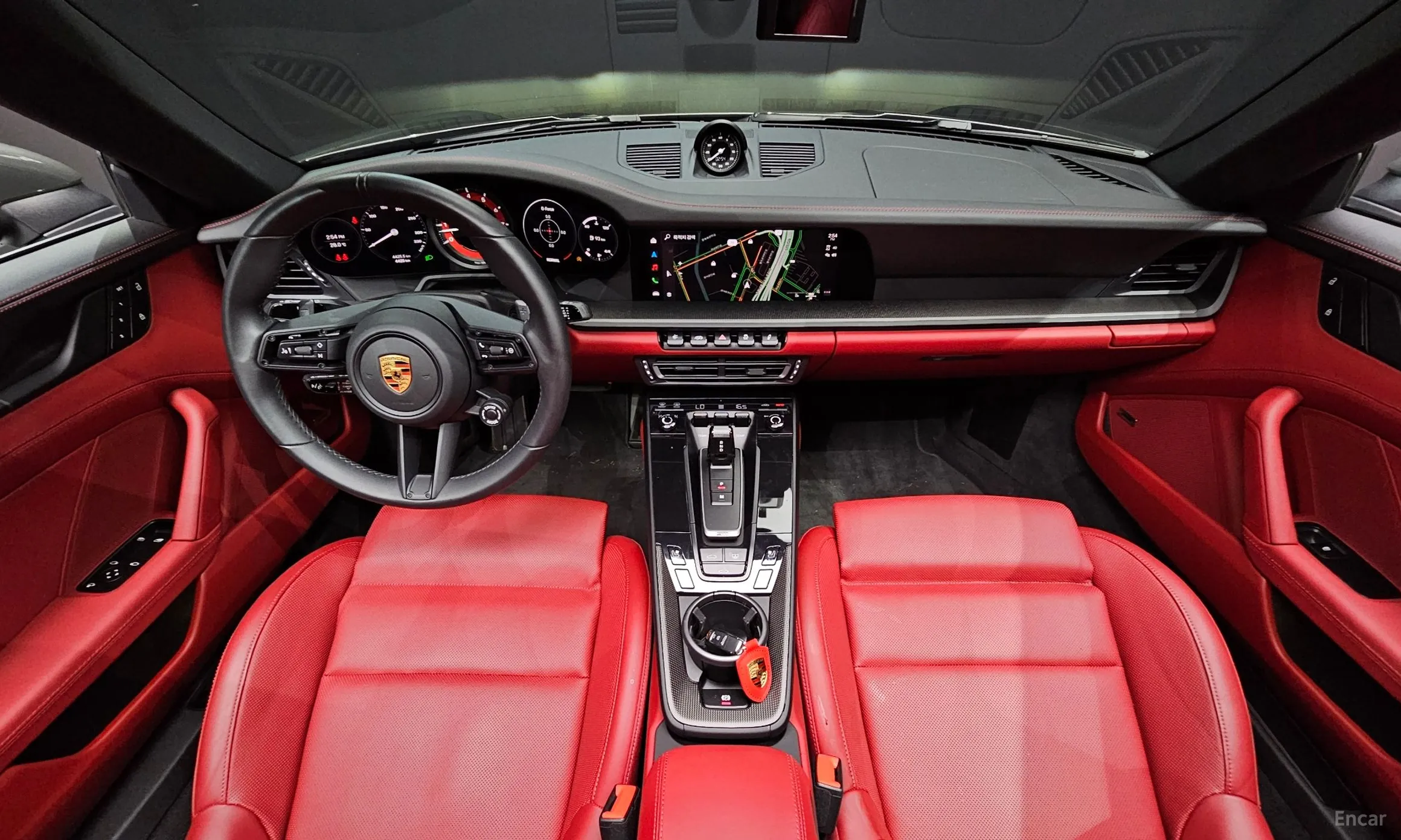 Porsche 911 (992) превью 4