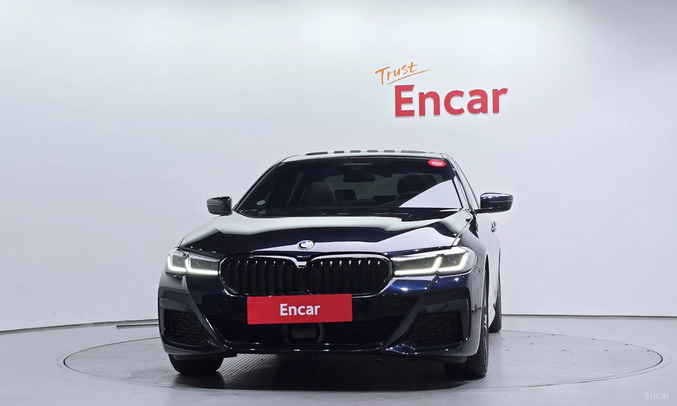 BMW 5 Series (G30) превью 2