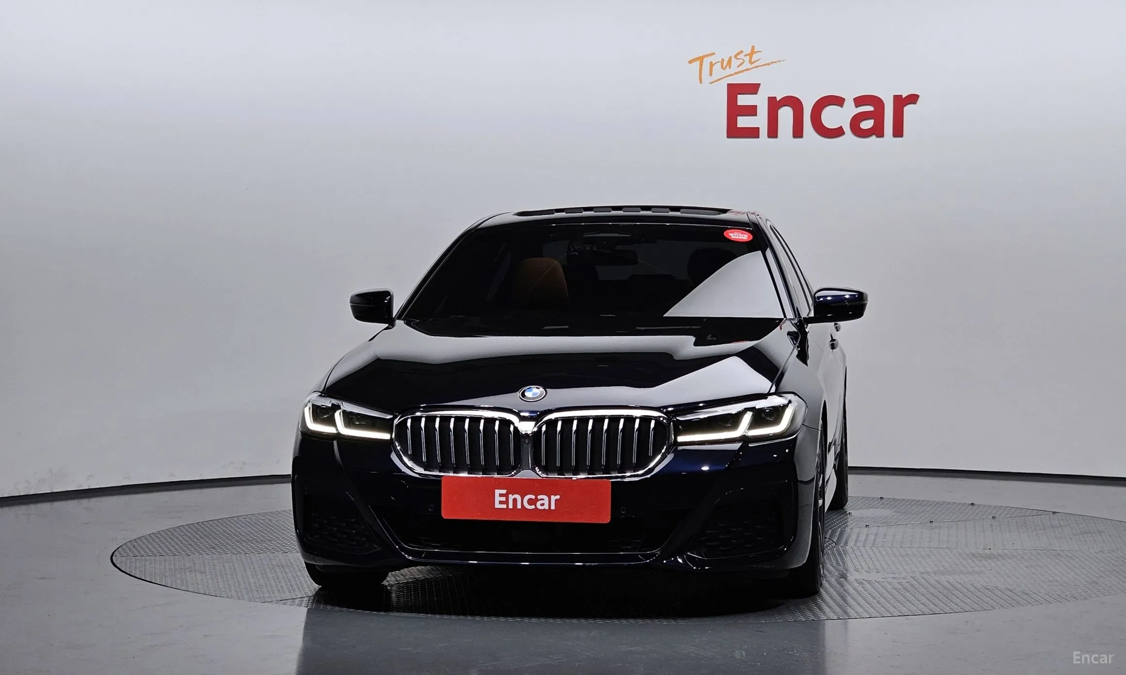 BMW 5 Series (G30) превью 2