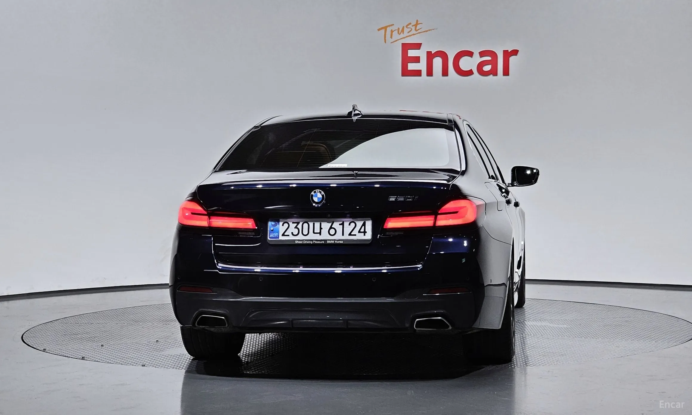 BMW 5 Series (G30) превью 3