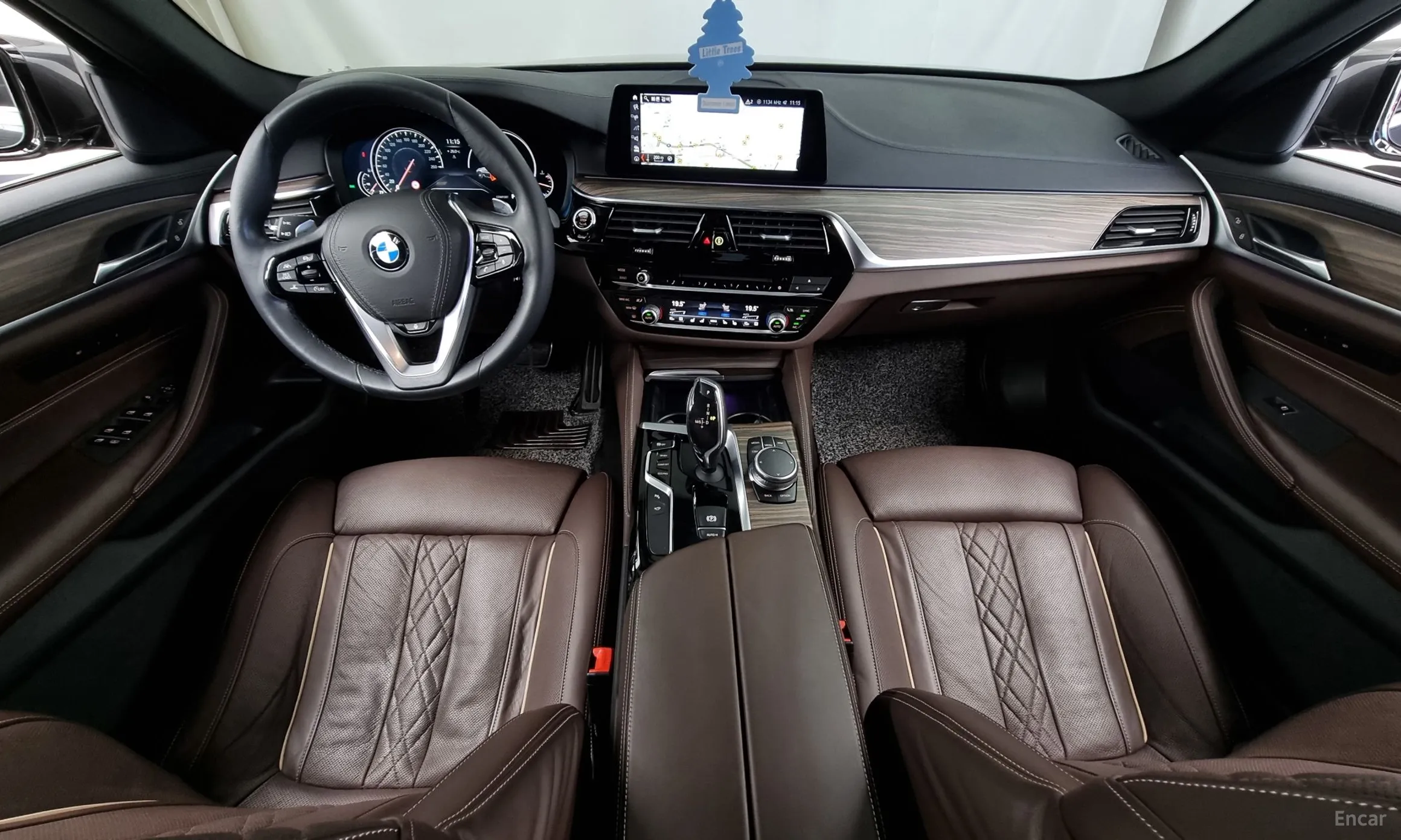 BMW 5 Series (G30) превью 4