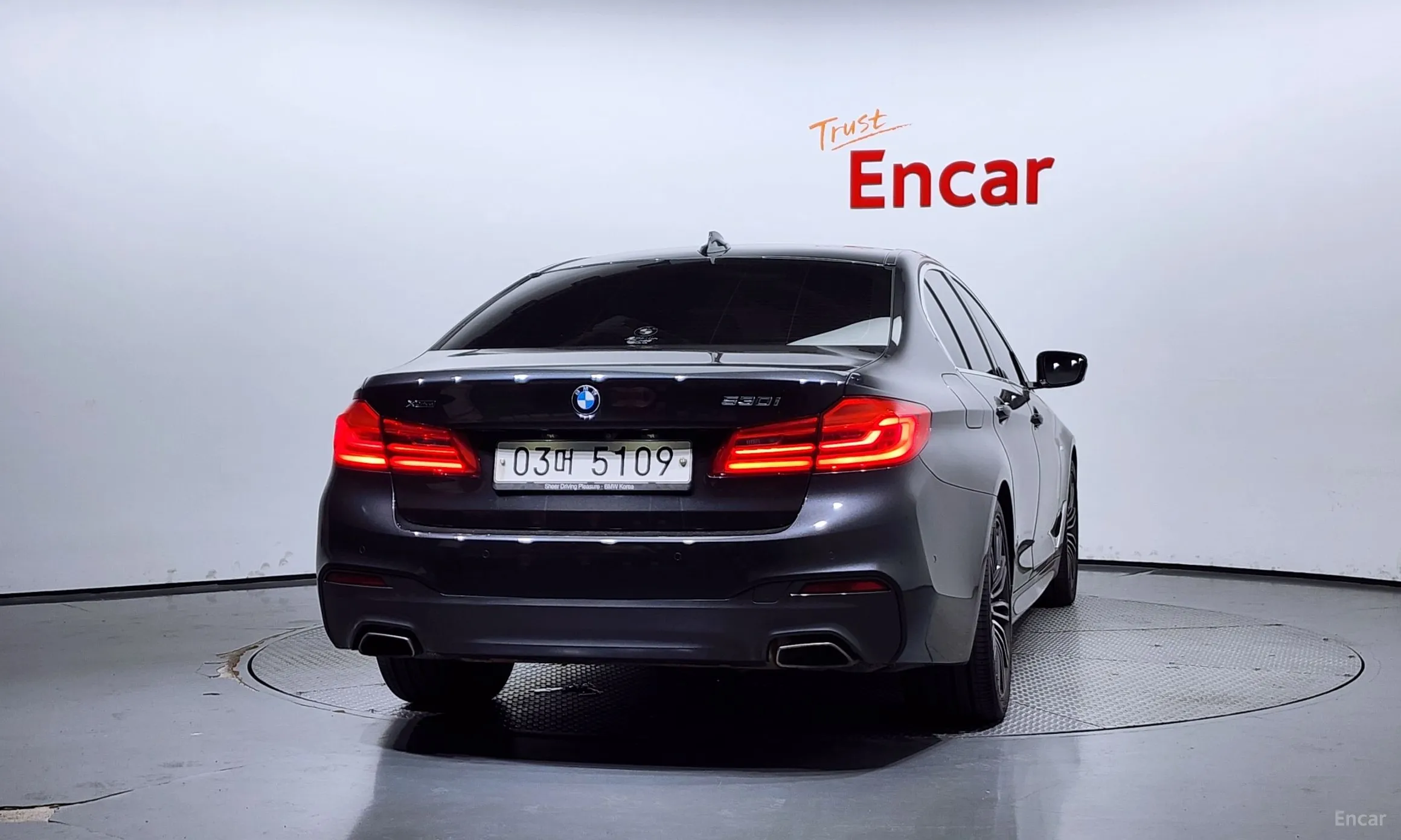 BMW 5 Series (G30) превью 3