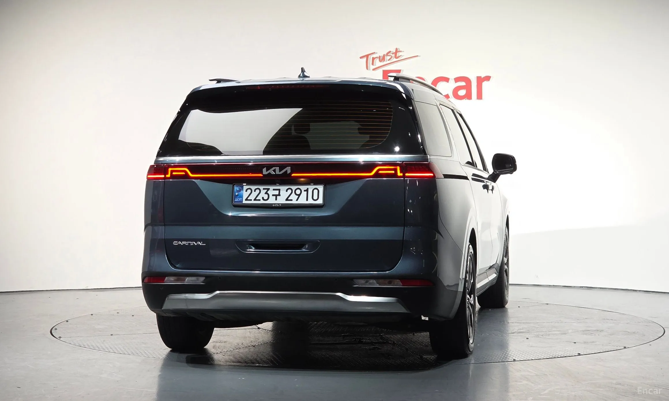 Kia Carnival Gen 4 превью 3