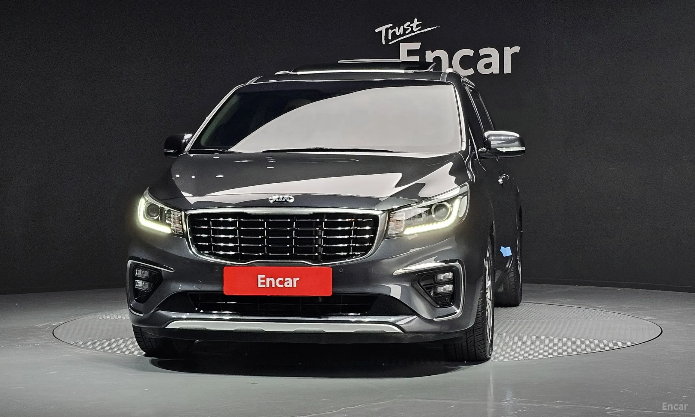 Kia Carnival превью 2