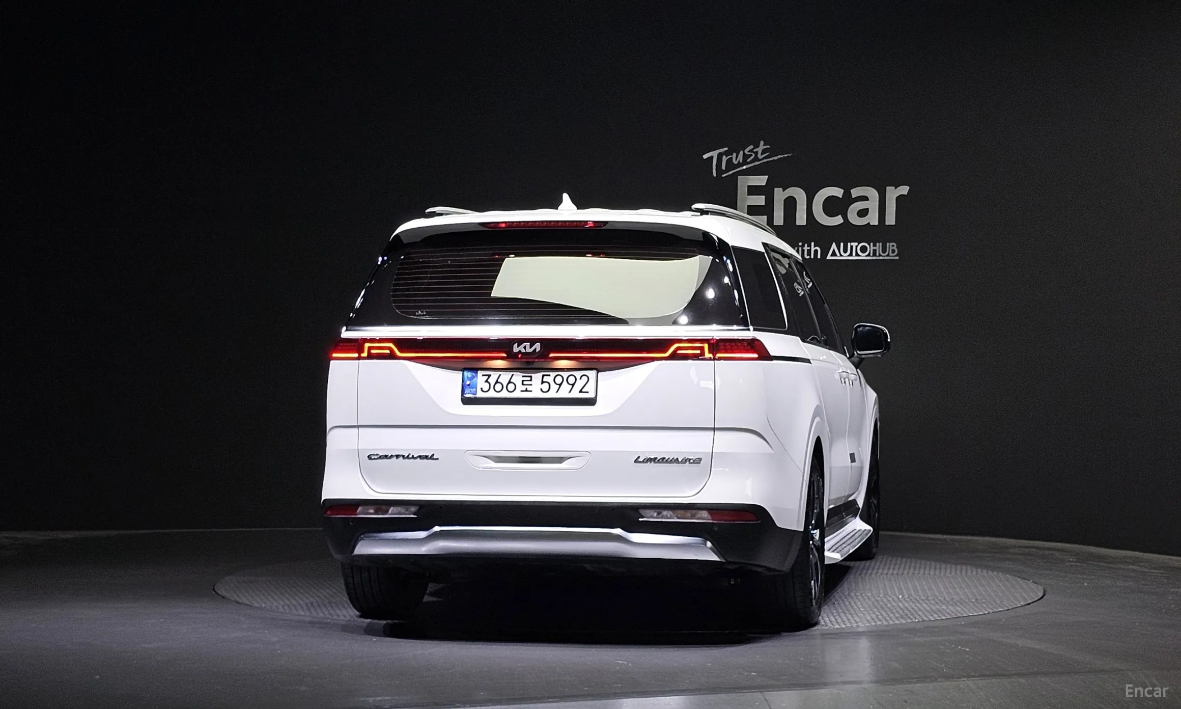 Kia Carnival Gen 4 превью 3