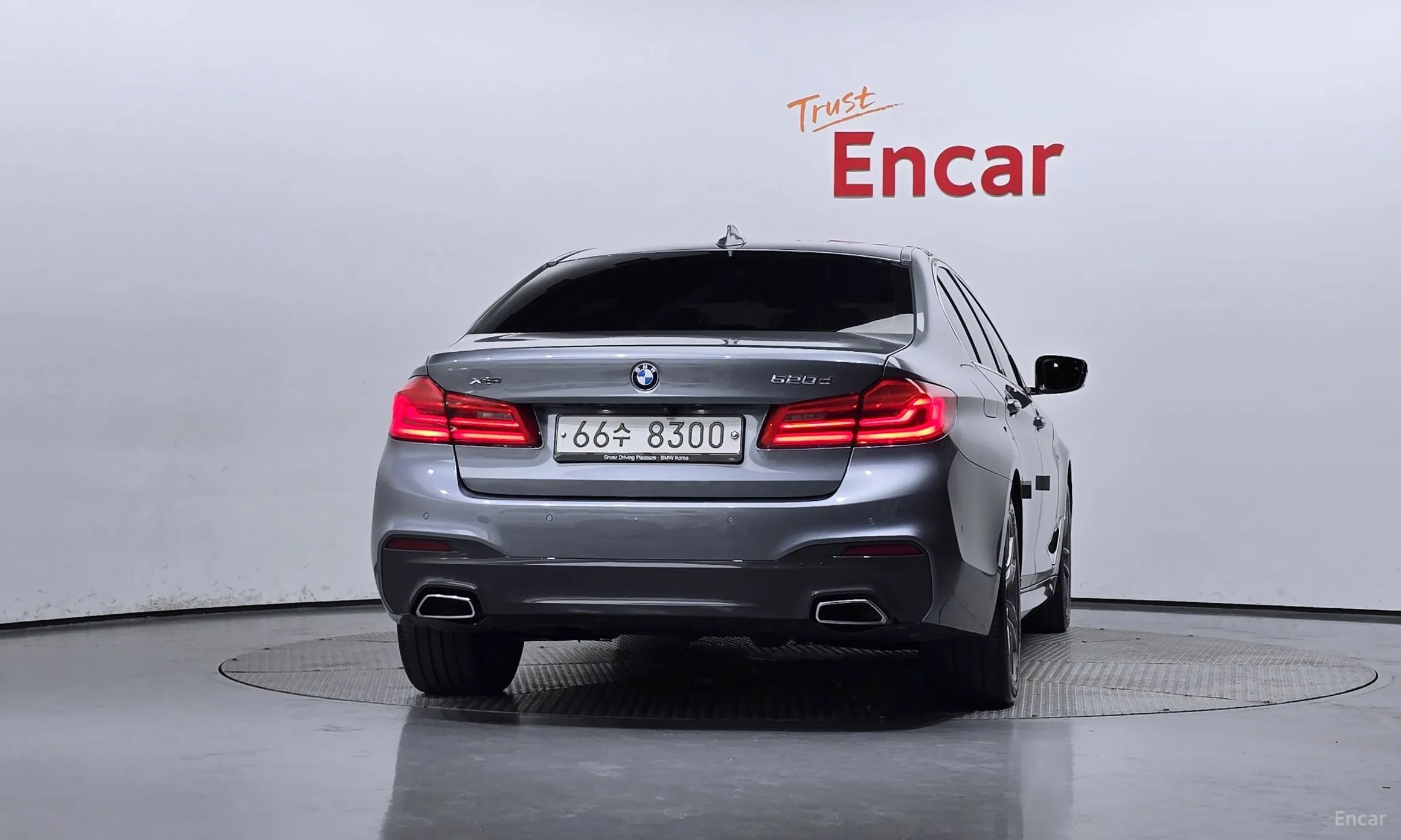 BMW 5 Series (G30) превью 3