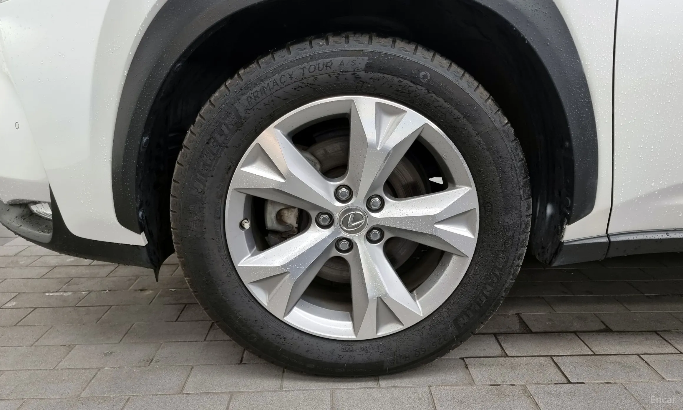 Lexus NX300h превью 5