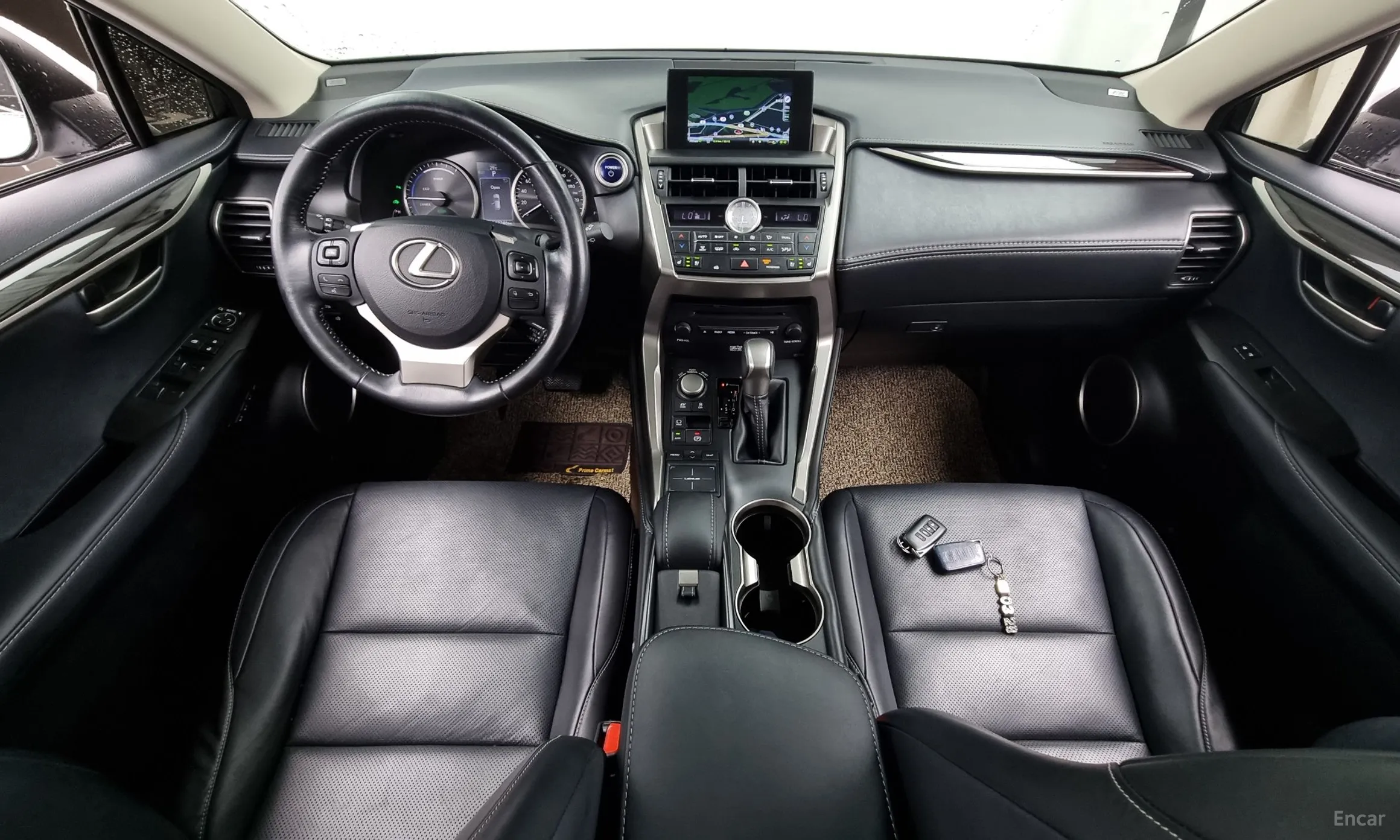 Lexus NX300h превью 7