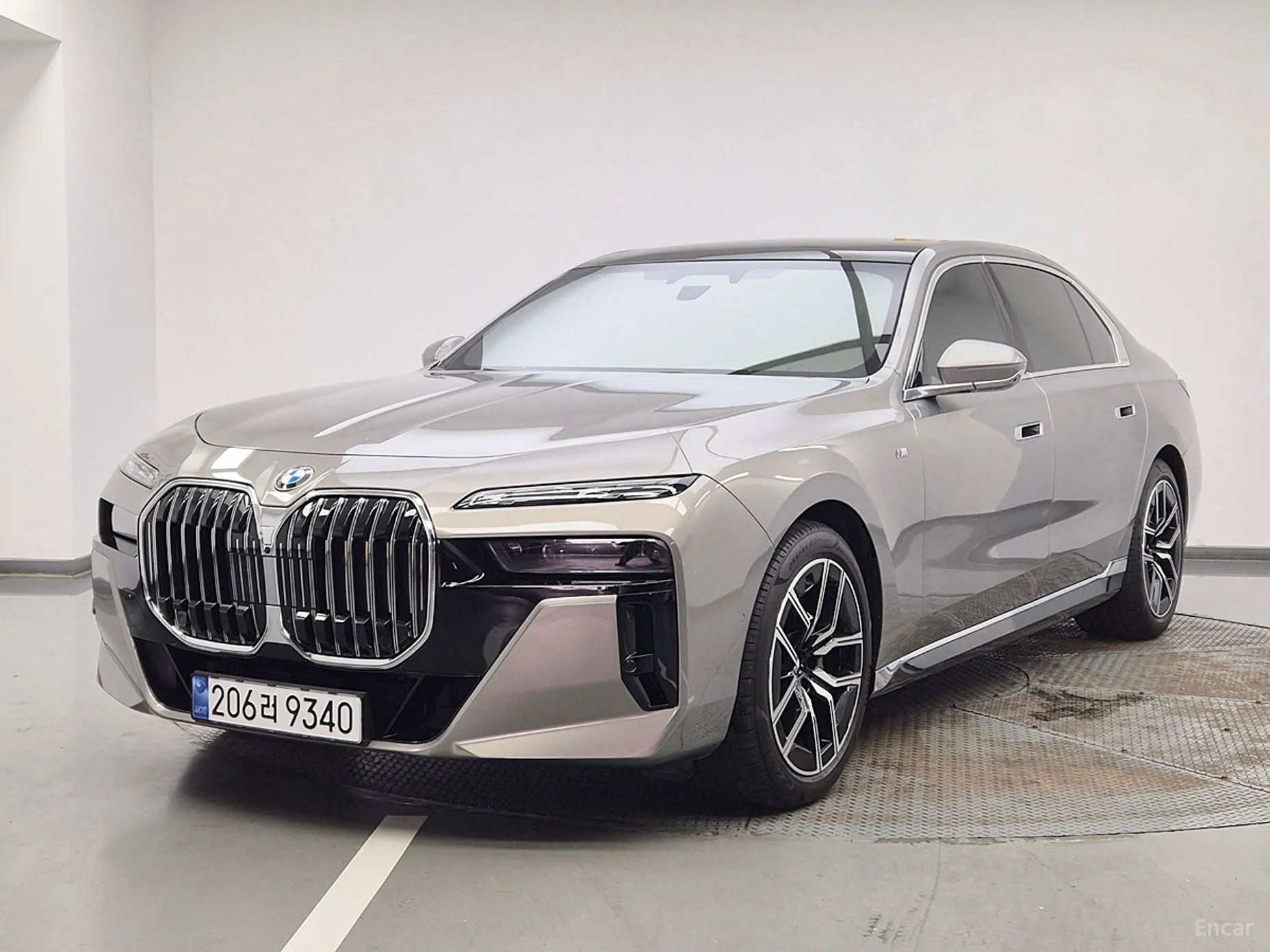 7 Series (G70)
