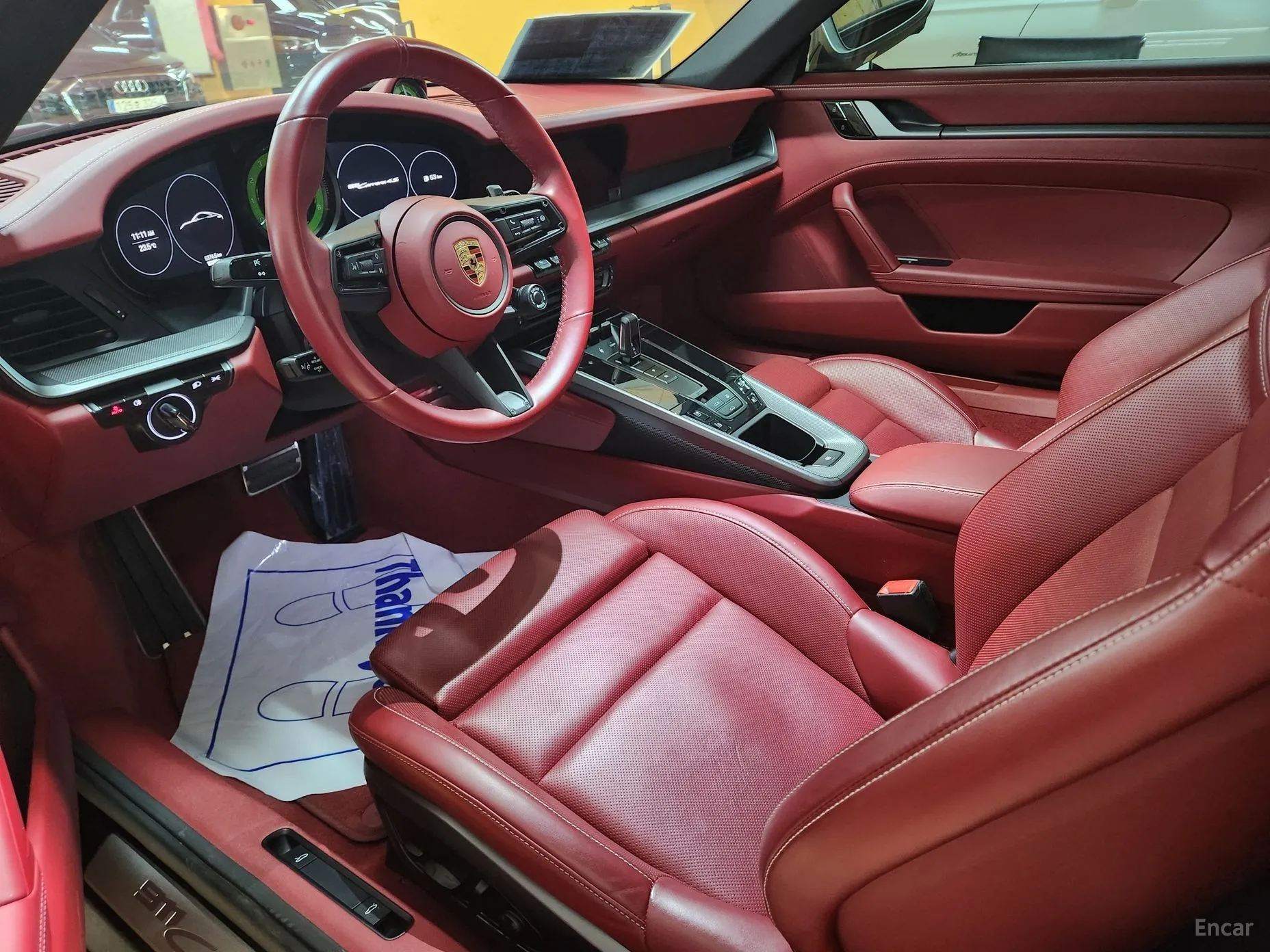 Porsche 911 (992) превью 4