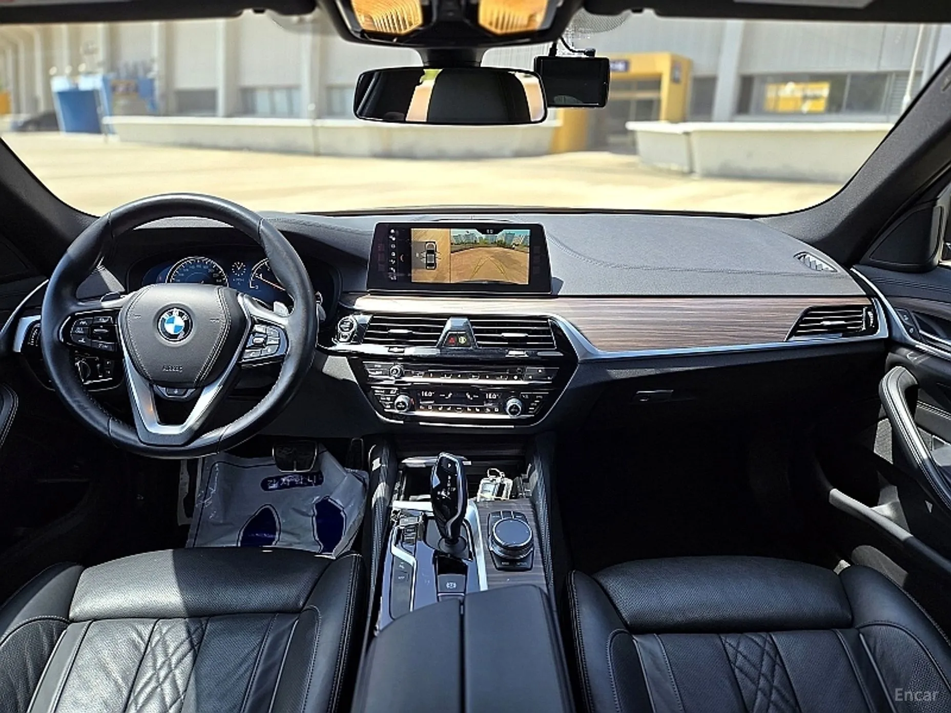 BMW 5 Series (G30) превью 4