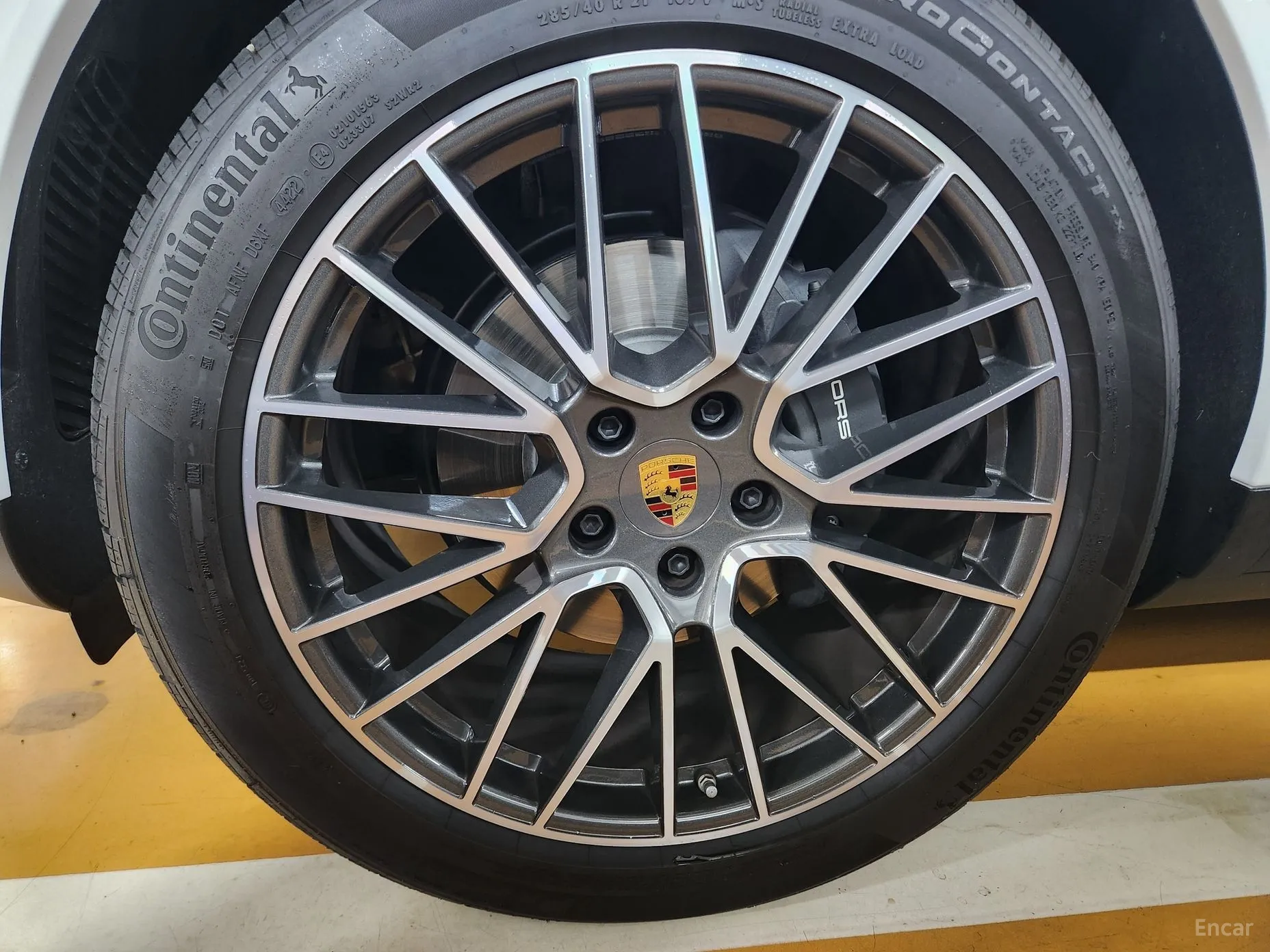 Porsche Cayenne (PO536) превью 3
