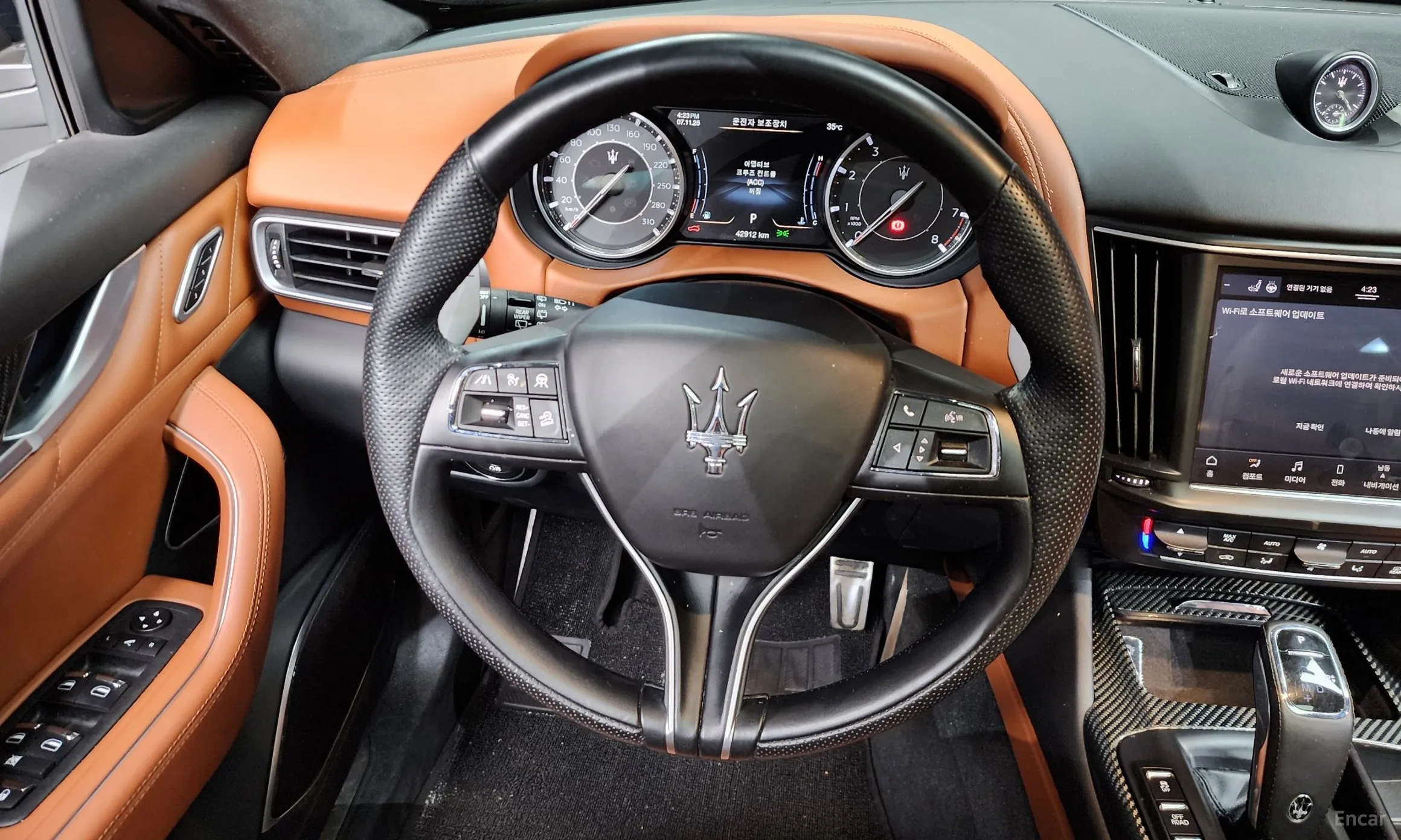 Maserati Levante превью 13