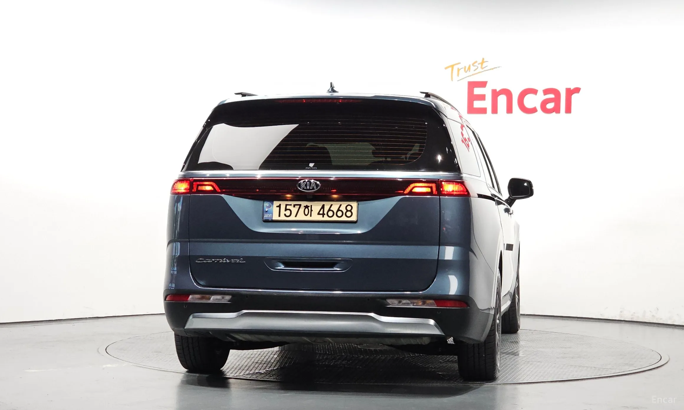 Kia Carnival Gen 4 превью 3