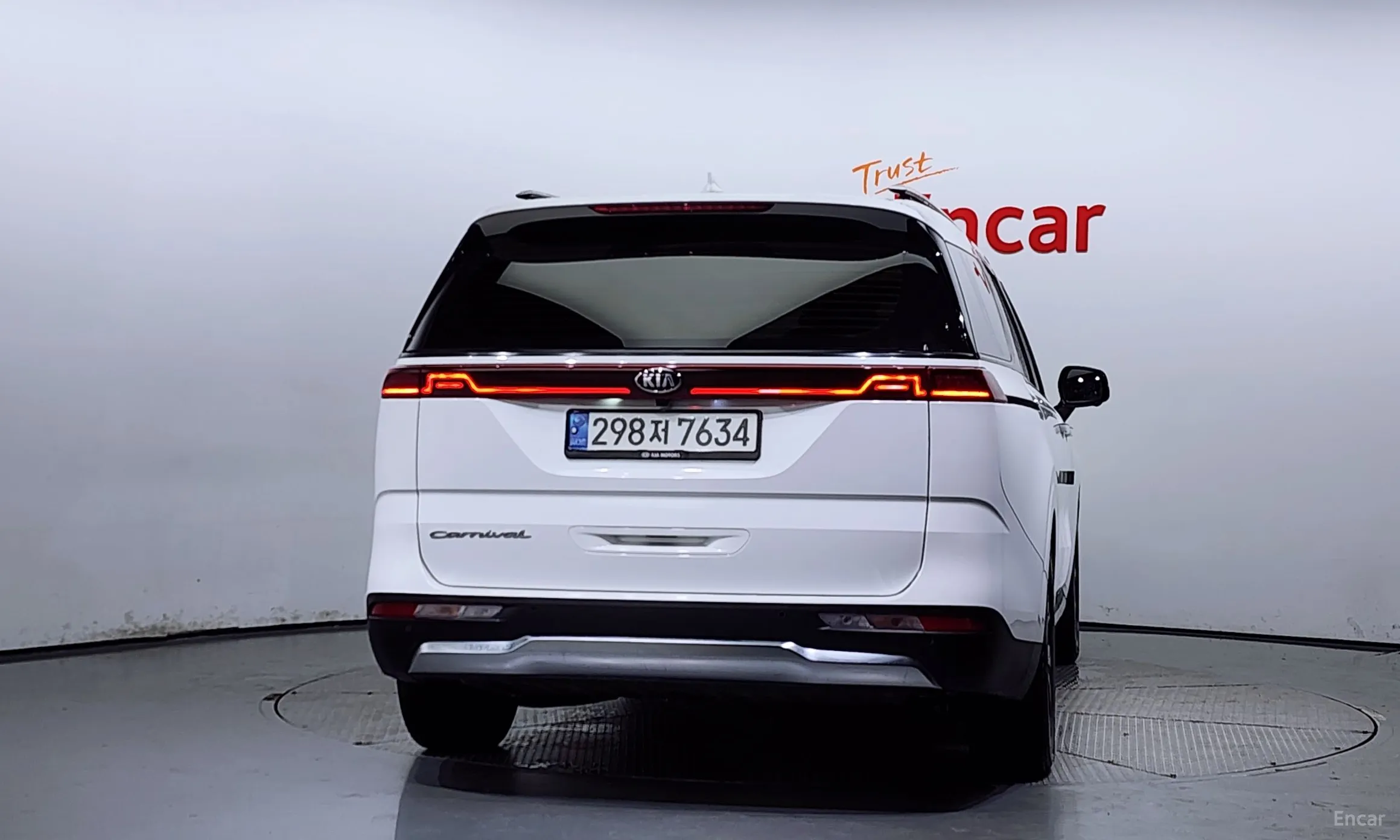 Kia Carnival Gen 4 превью 3