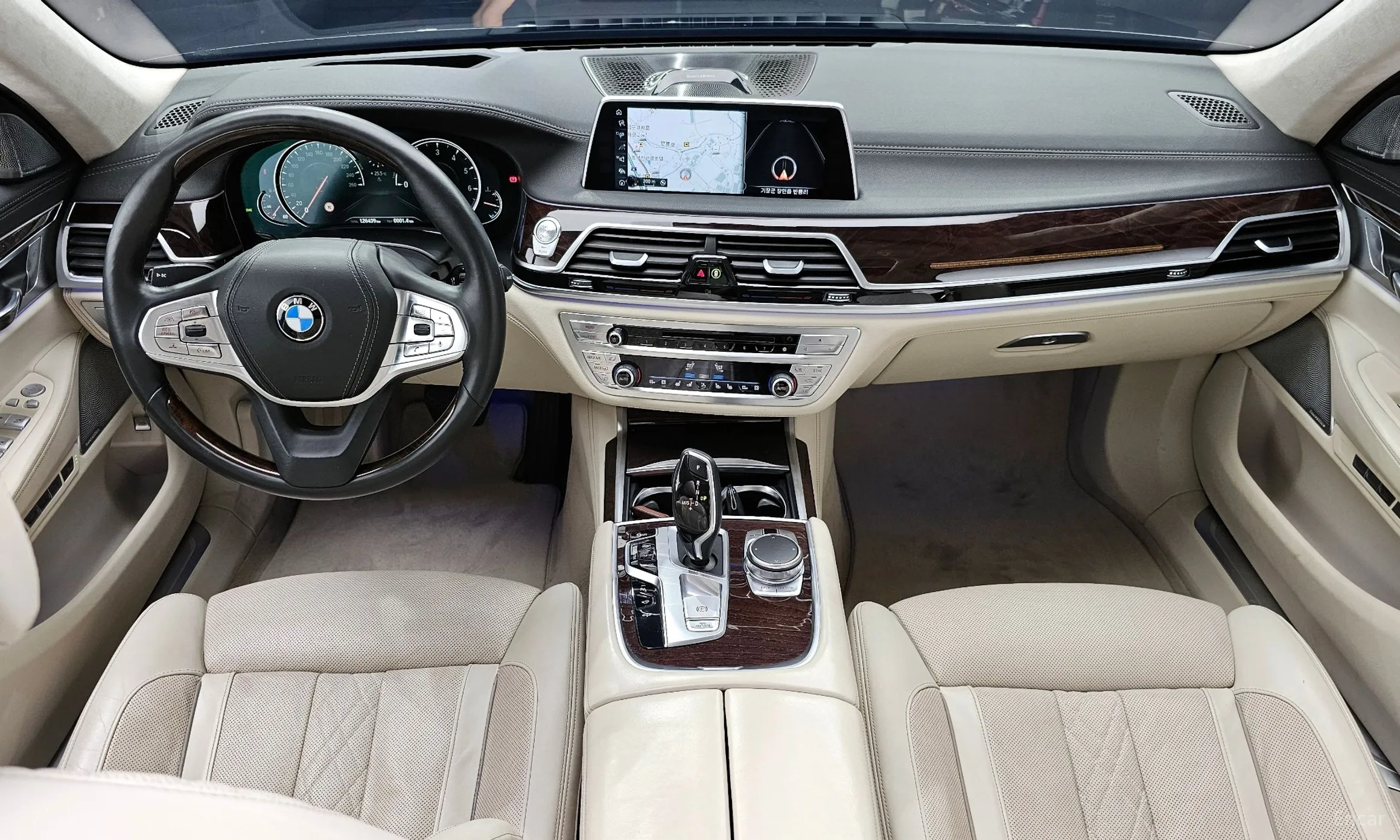BMW 7 Series (G11) превью 4