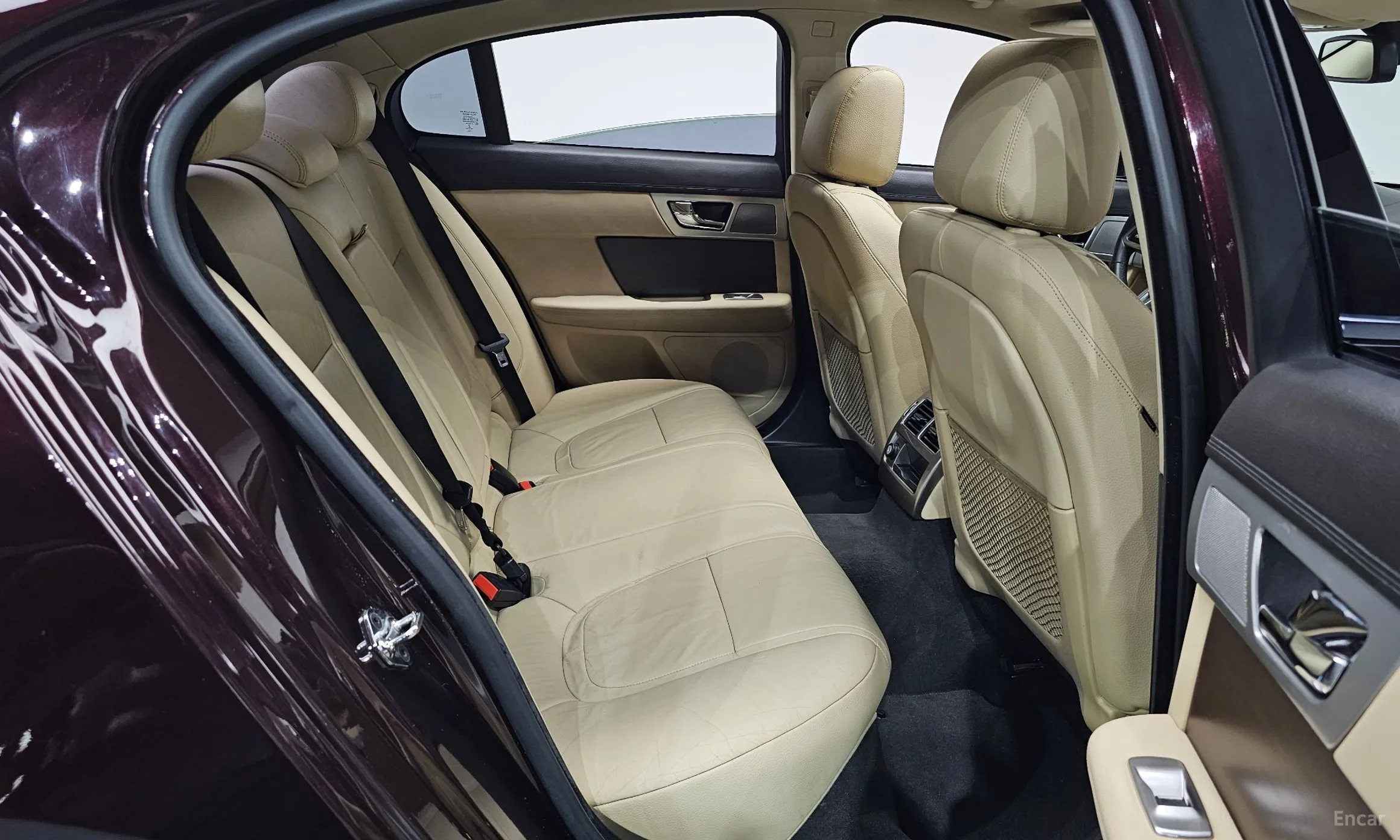 Jaguar New XF превью 11