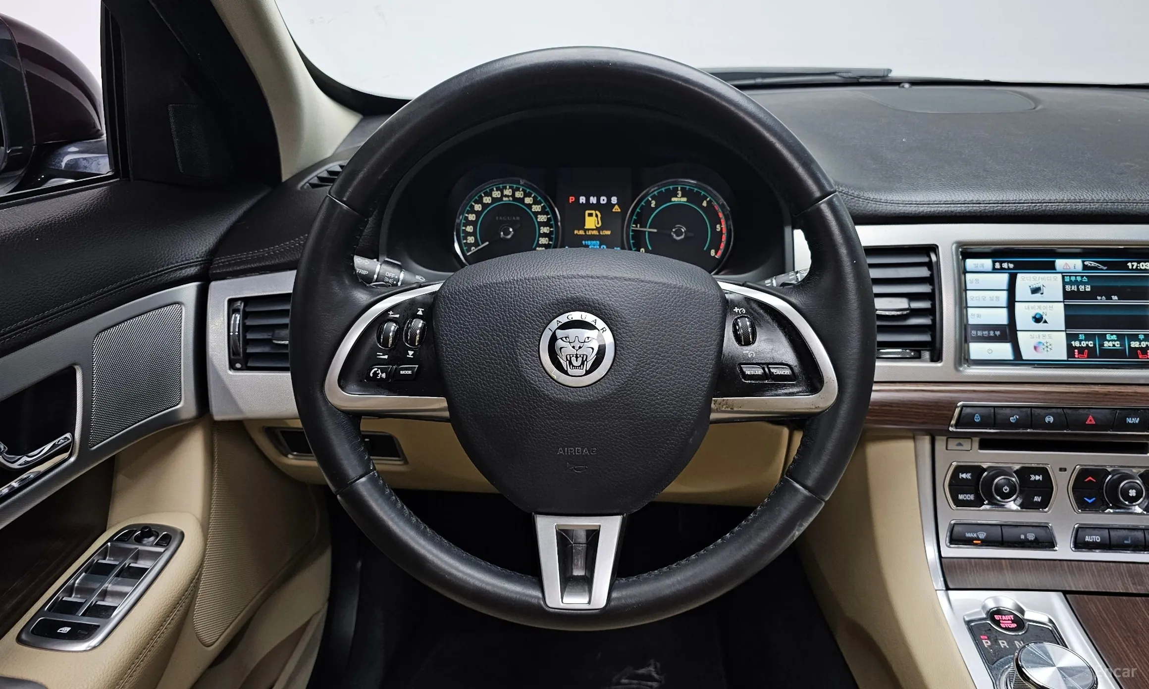Jaguar New XF превью 13
