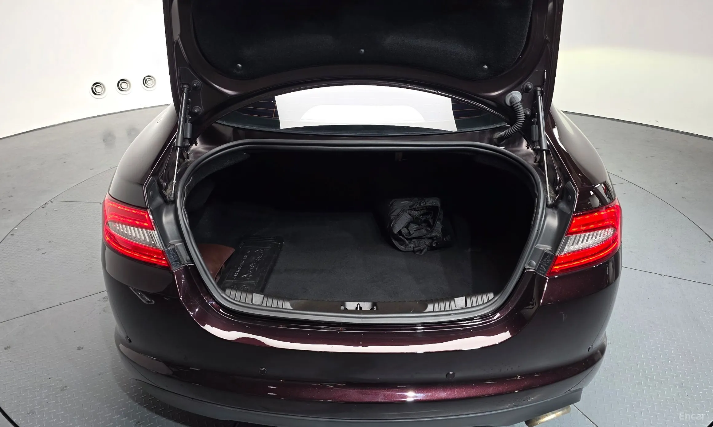 Jaguar New XF превью 20
