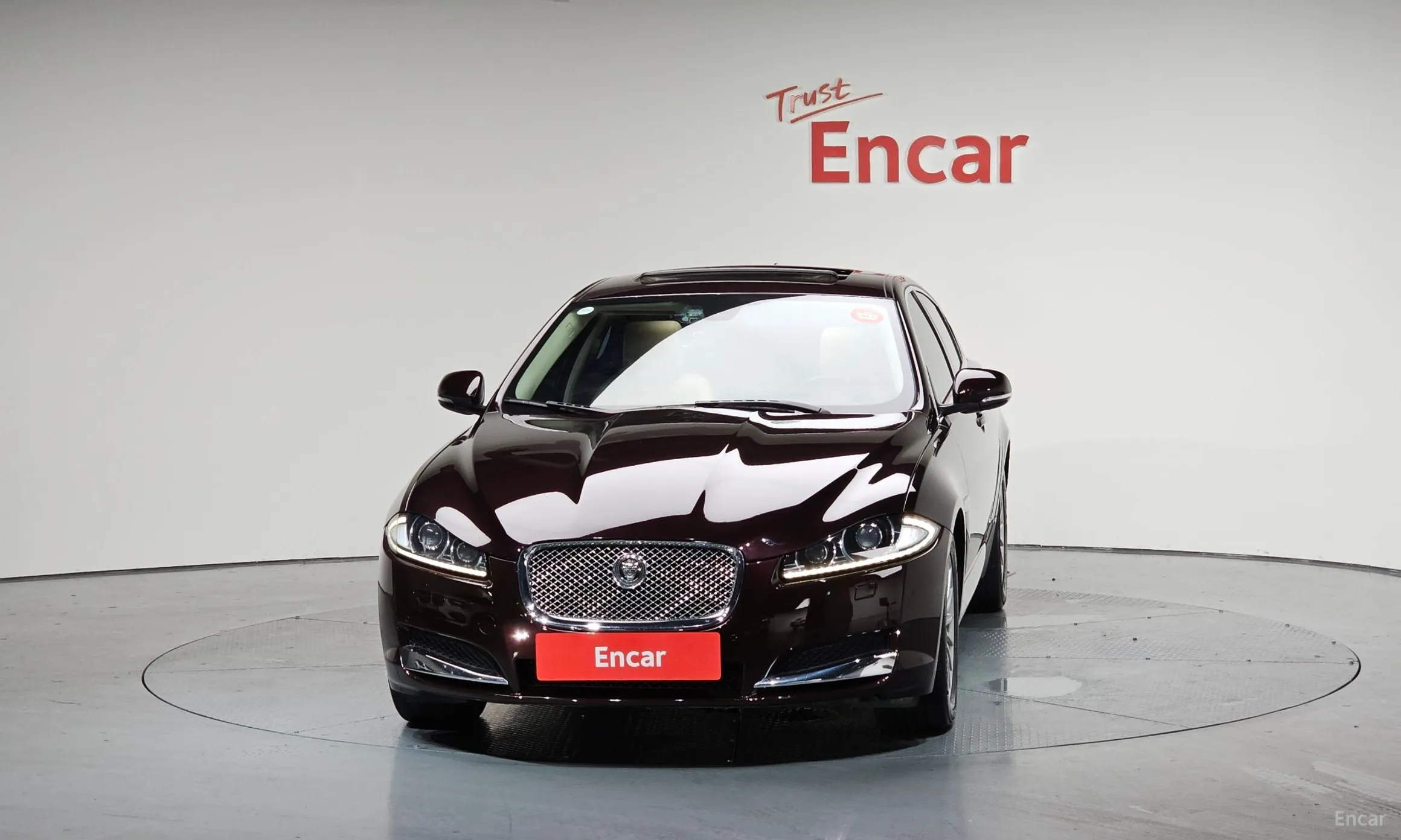 Jaguar New XF превью 3
