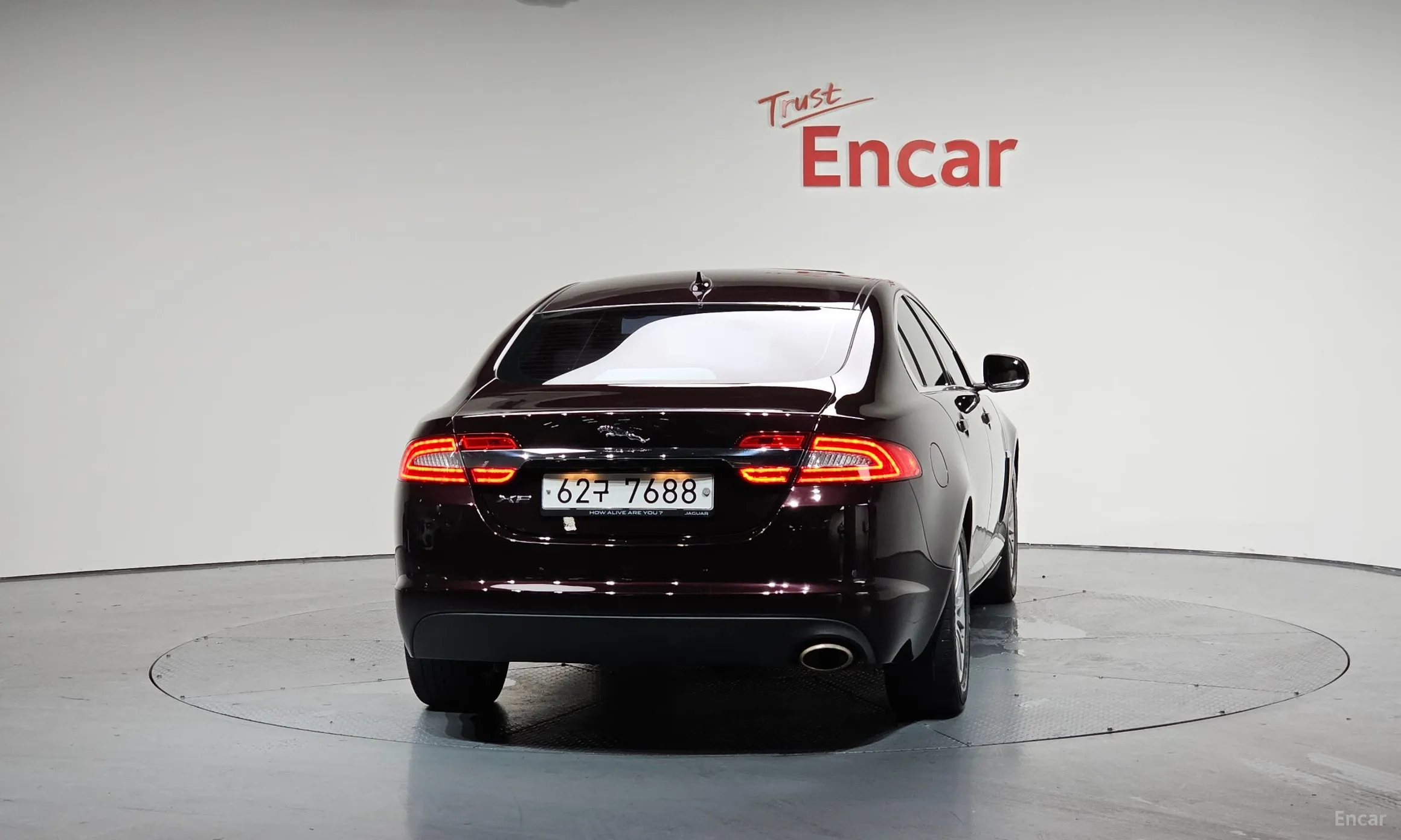 Jaguar New XF превью 4