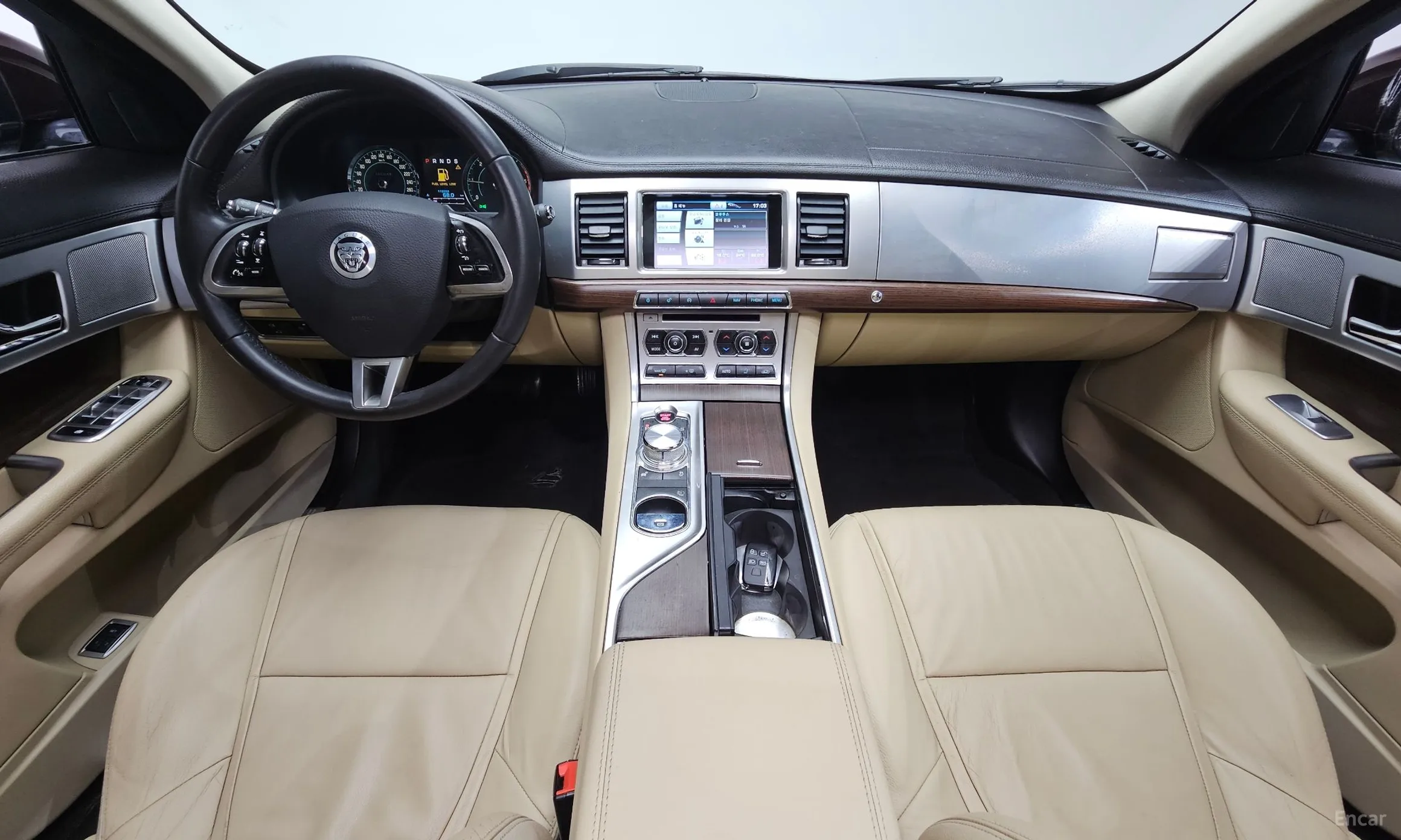 Jaguar New XF превью 7